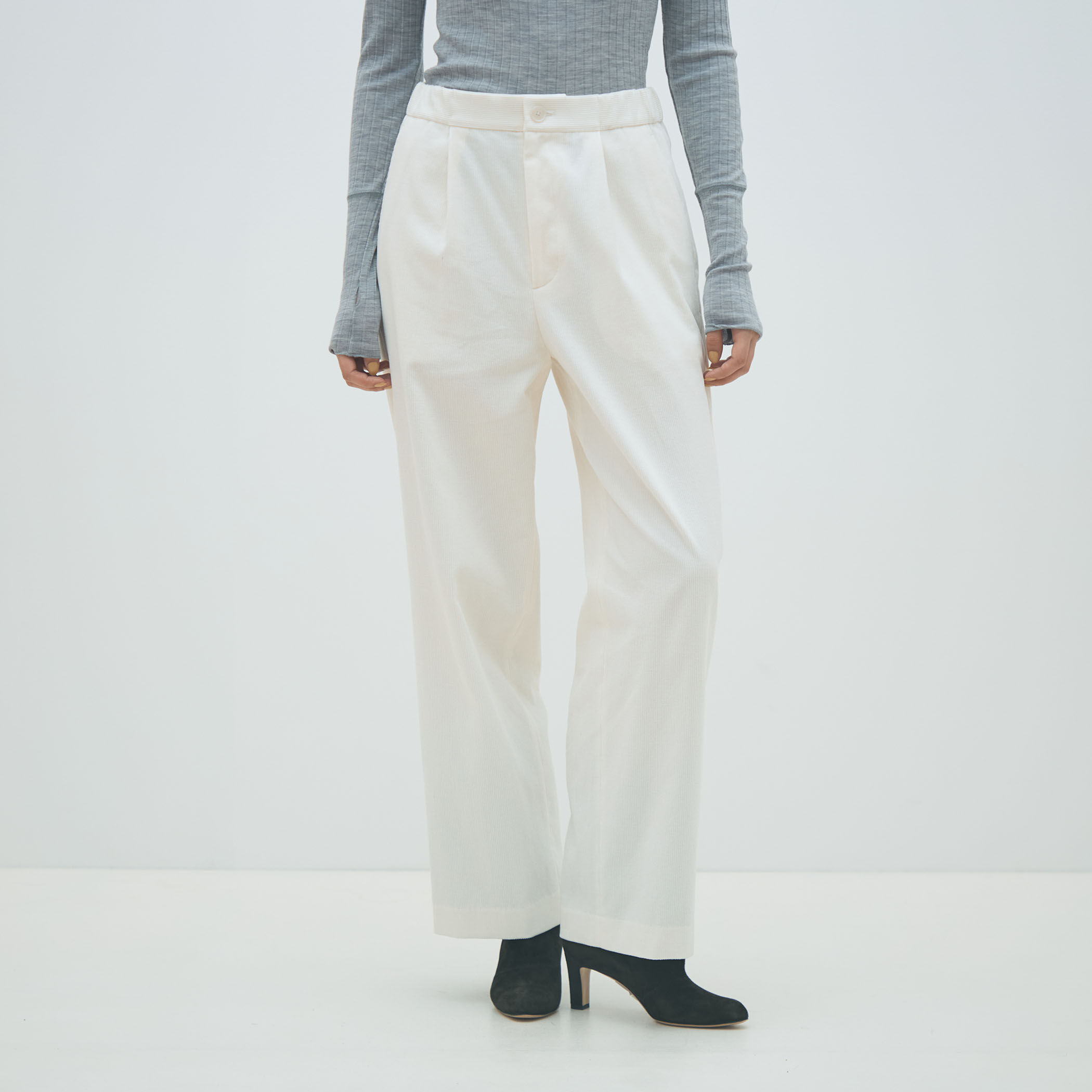 コットンコーデュロイ タックストレートパンツ｜トゥモローランド 公式通販