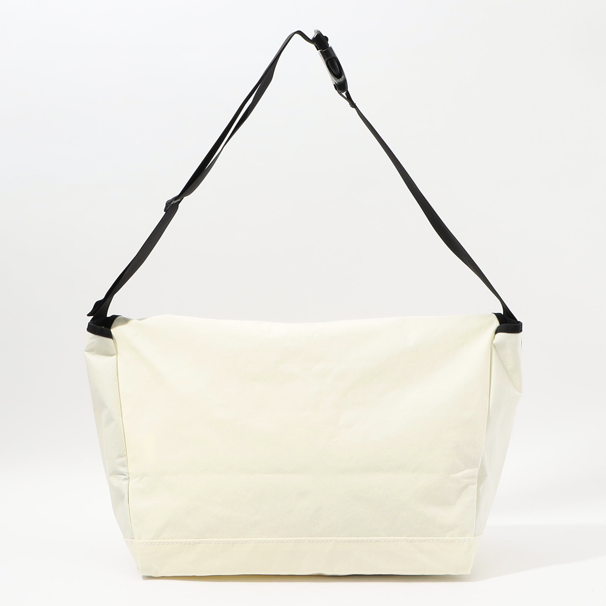 値引交渉不可　TEMBEA メッセンジャーバック TEMBEA MESSENGER バッグ｜トゥモローランド 公式通販