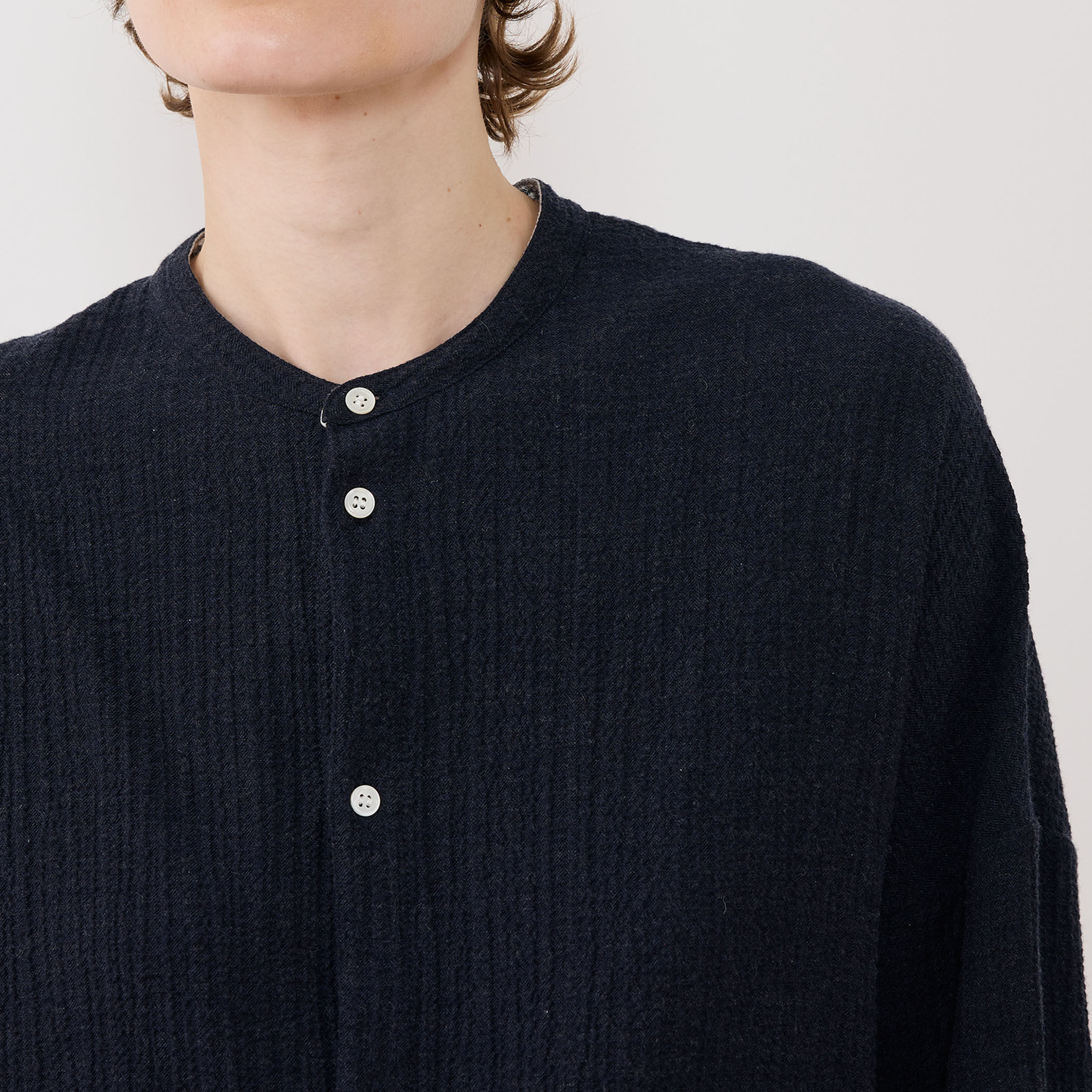 メロディー 美品★ADORE★ウール混紡リラックスフィット長袖シャツ エアリーサッカー スタンドカラーロングシャツ｜トゥモローランド 公式通販