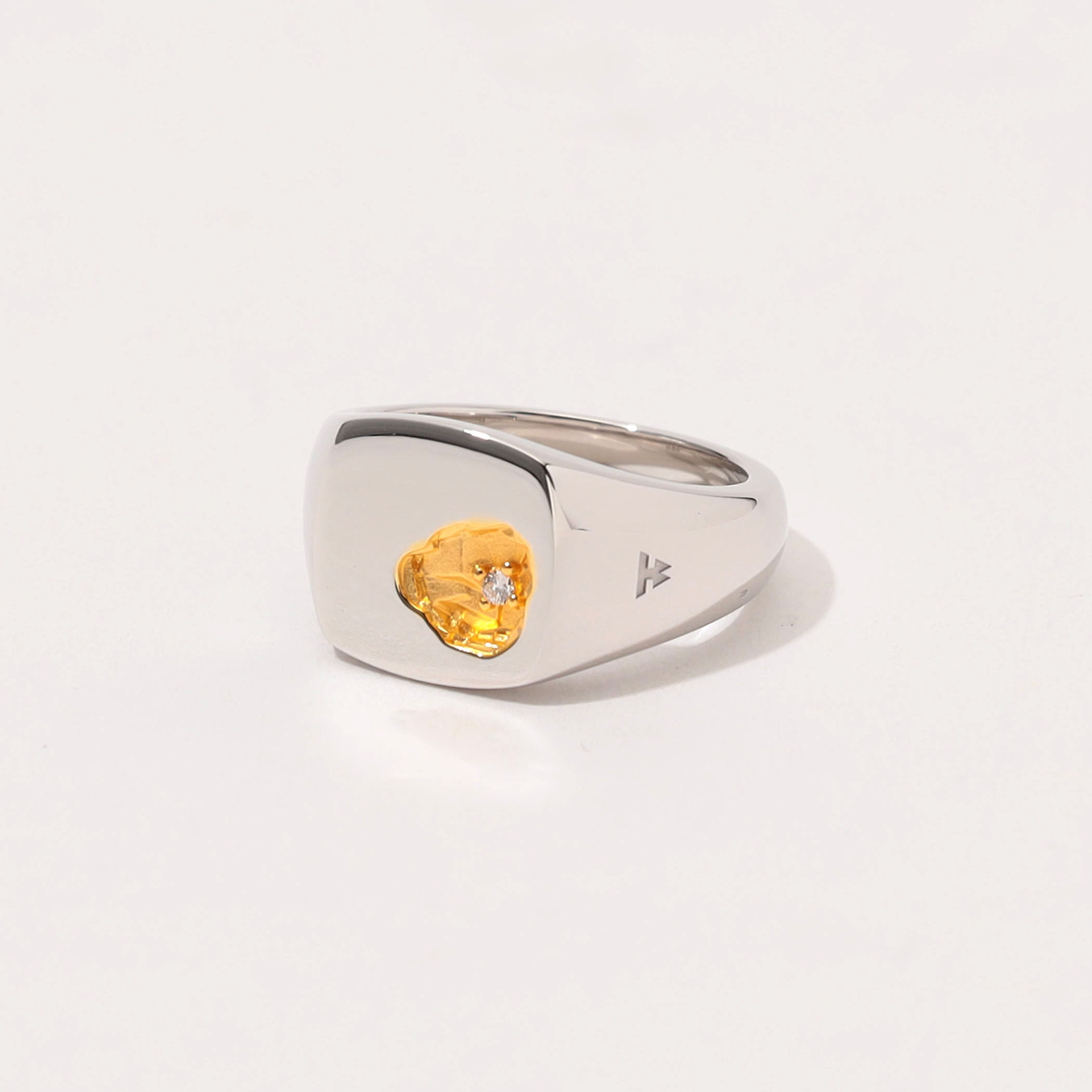 TOM WOOD Mined Ring Small Diamond リング｜トゥモローランド 公式サイト