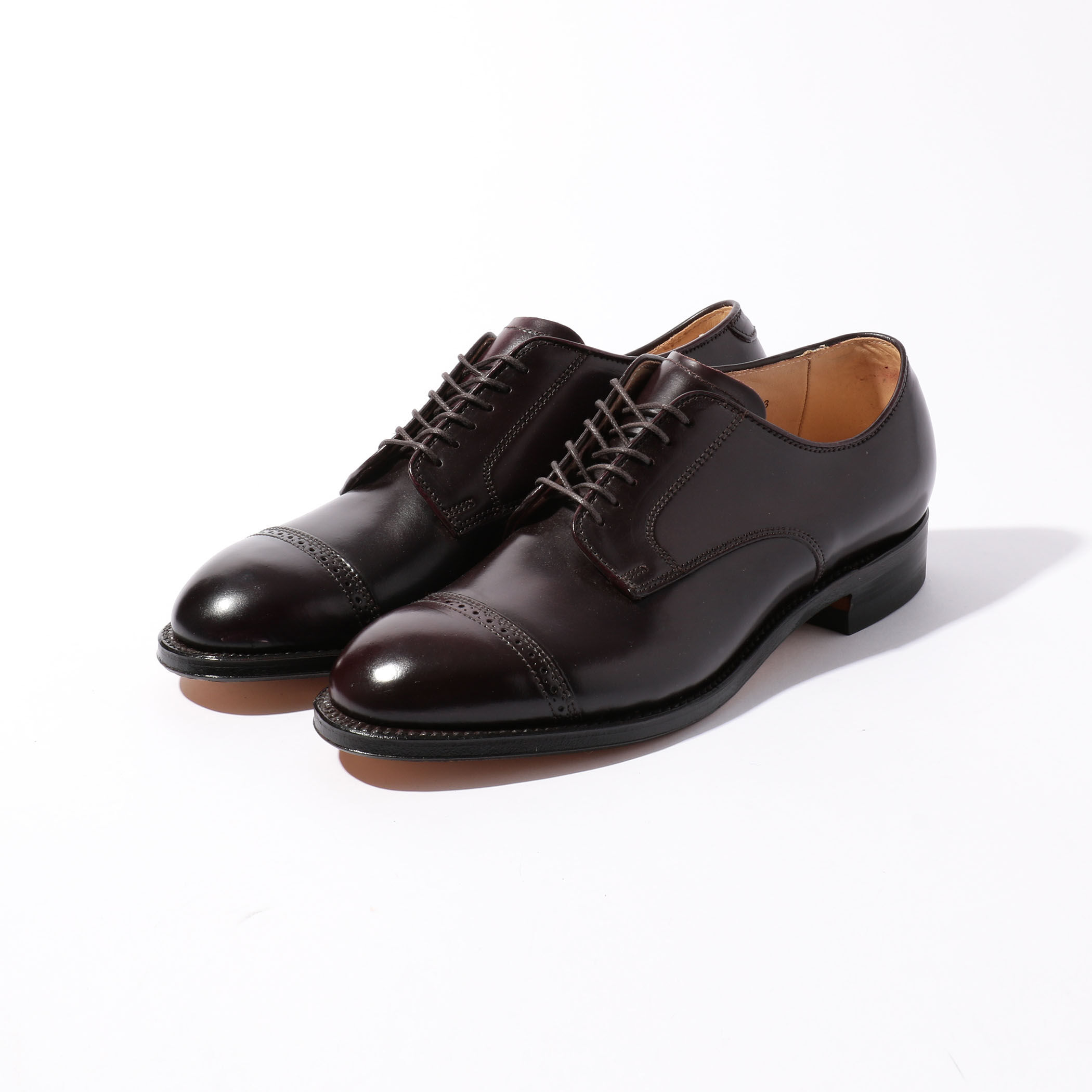最先端 ALDEN レザーシューズ キャップトゥ コードヴァン 靴