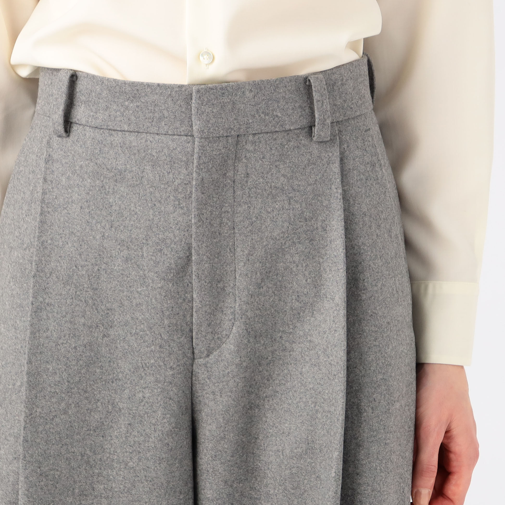 カレッジフラノ ワイドパンツ｜トゥモローランド 公式通販