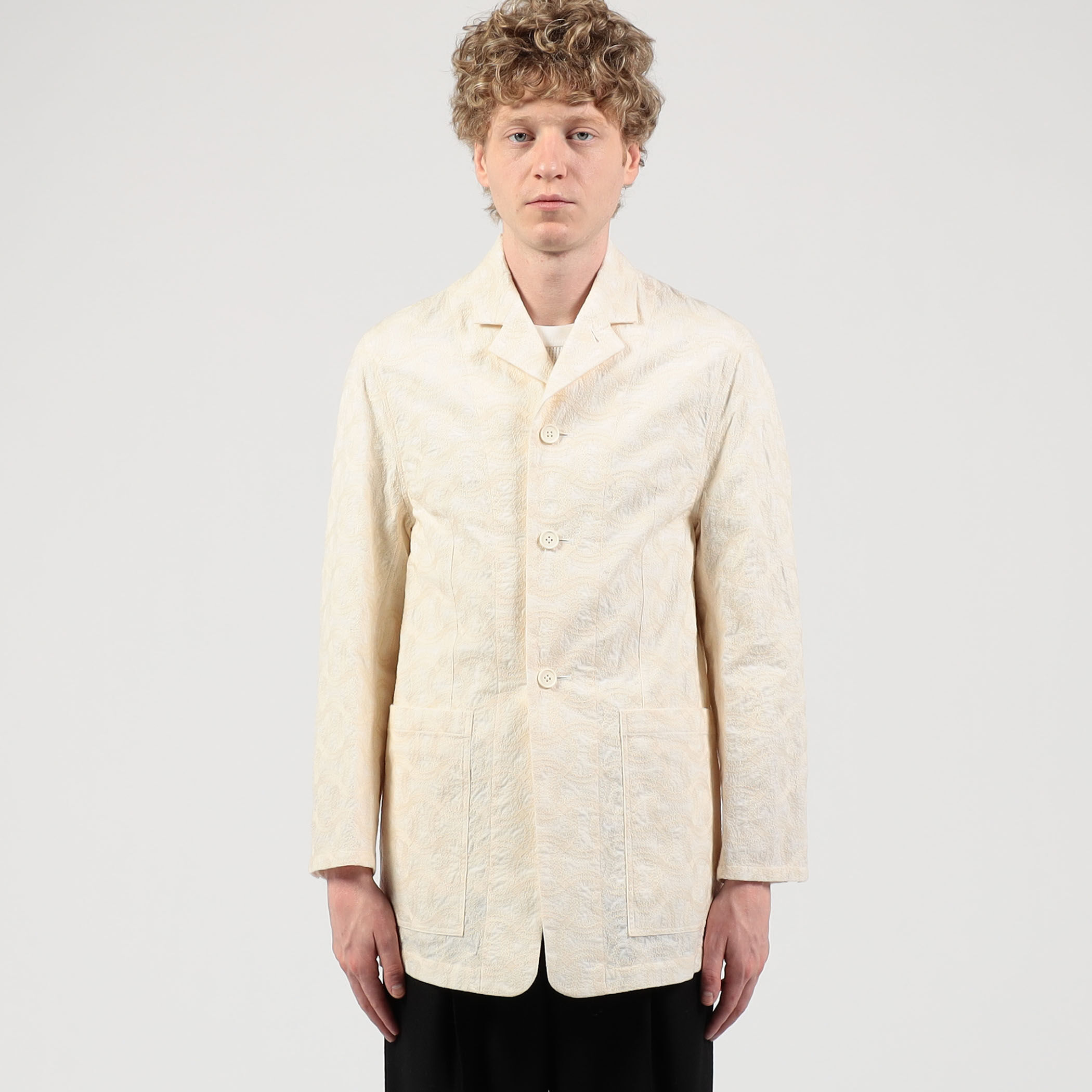 ホワイト シャビーシックス タンドミラー ヴィンテージ加工 0923-011 nonnotte Crispy Embroidery Cutaway Front Jacket｜トゥモローランド