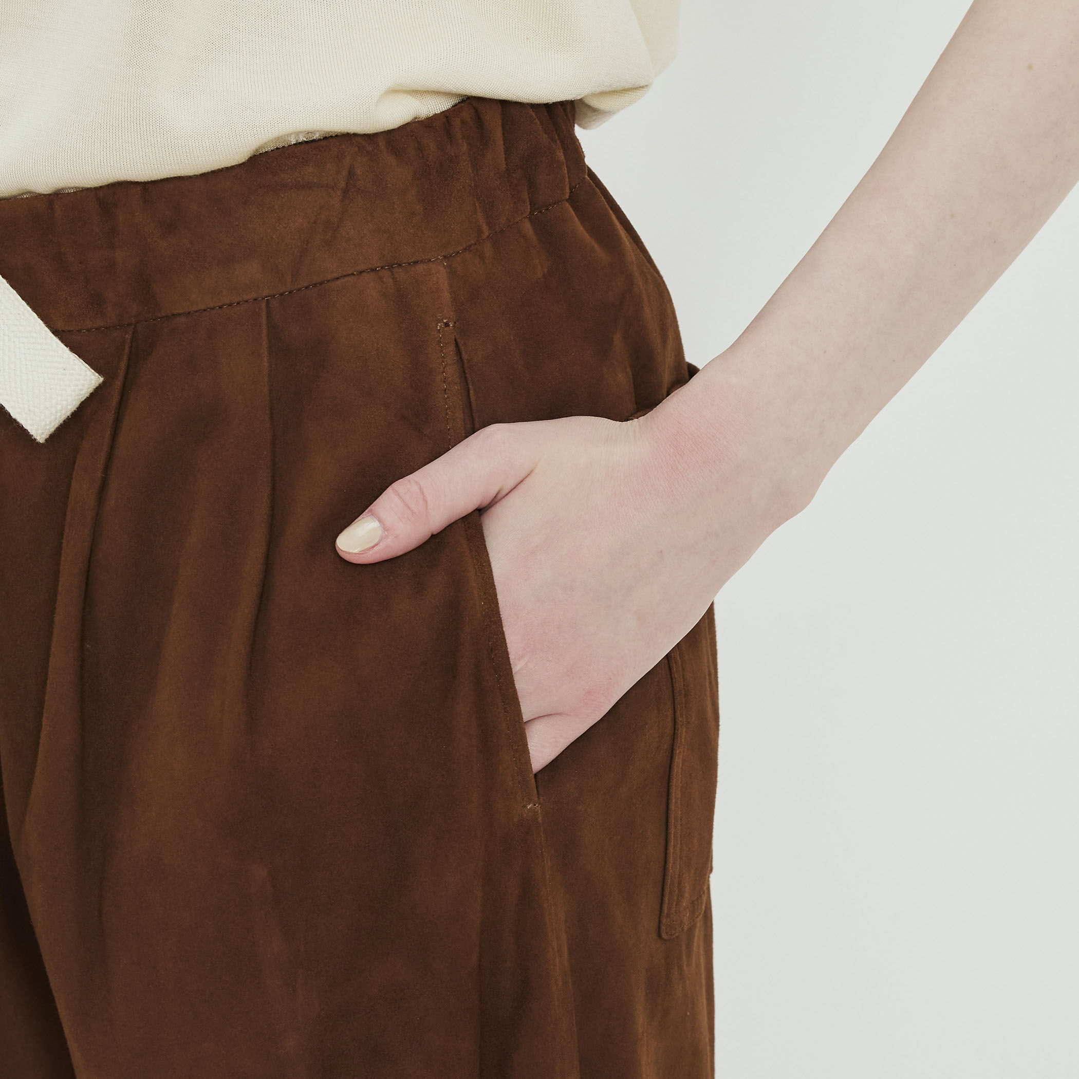 METIS SUEDE ドローストリングパンツ｜トゥモローランド 公式サイト