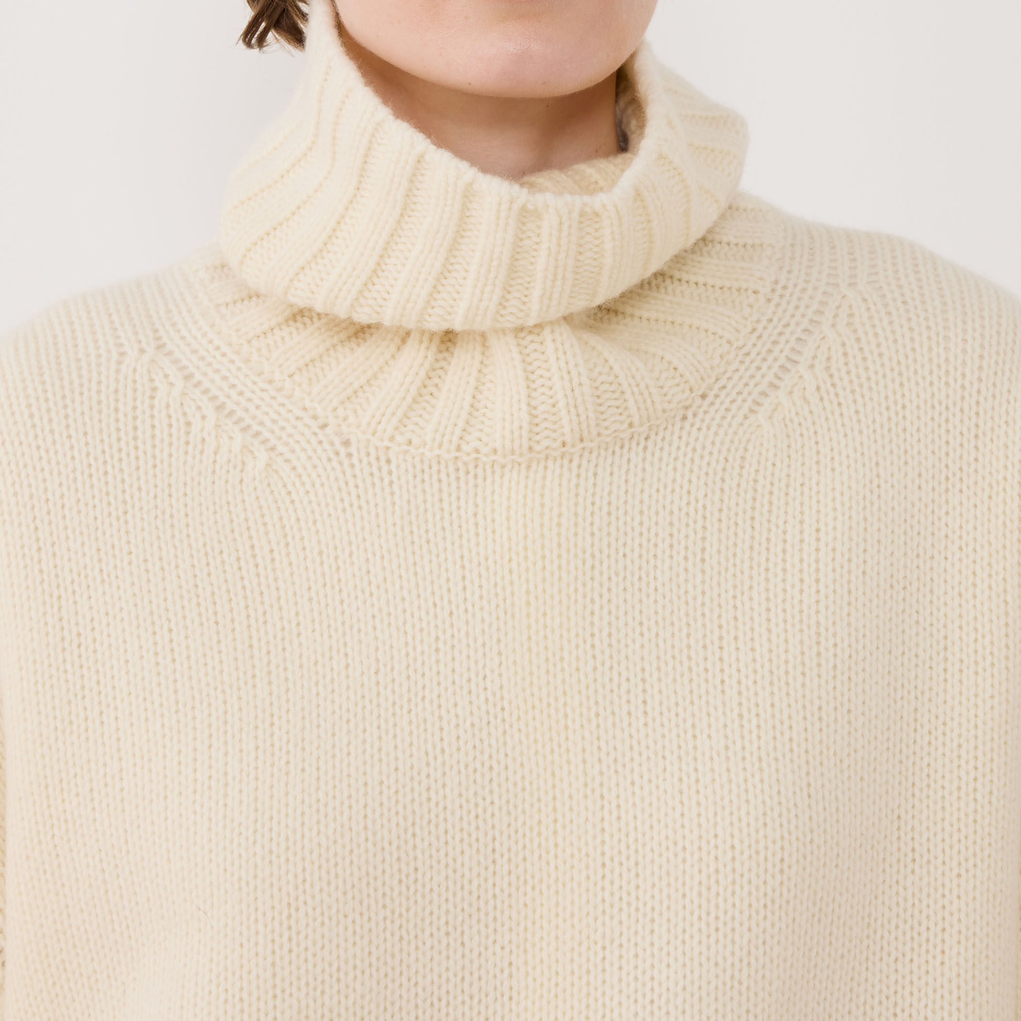 ファインウール タートルネックプルオーバー｜トゥモローランド 公式通販