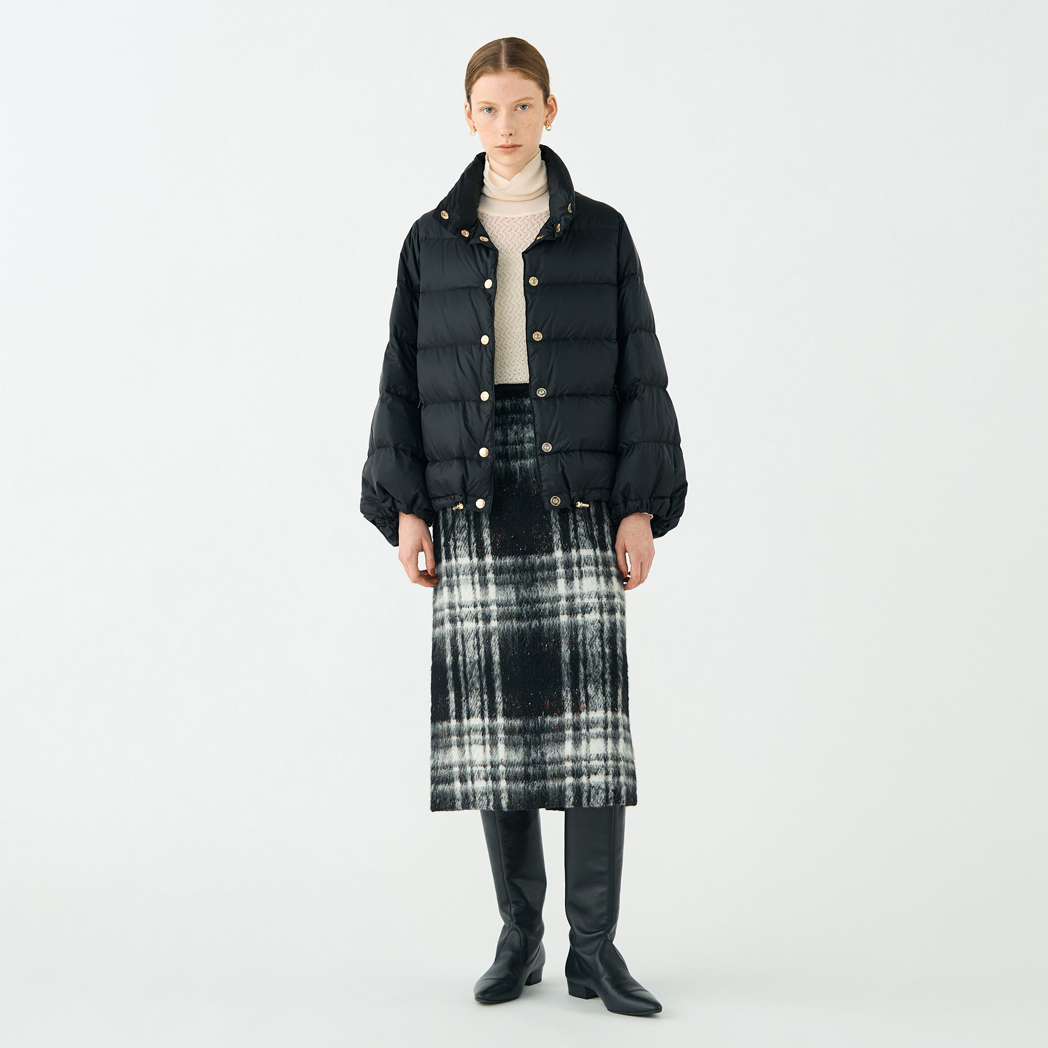 別注】MACKINTOSH RAINTEC SKYE ダウンジャケット｜トゥモローランド