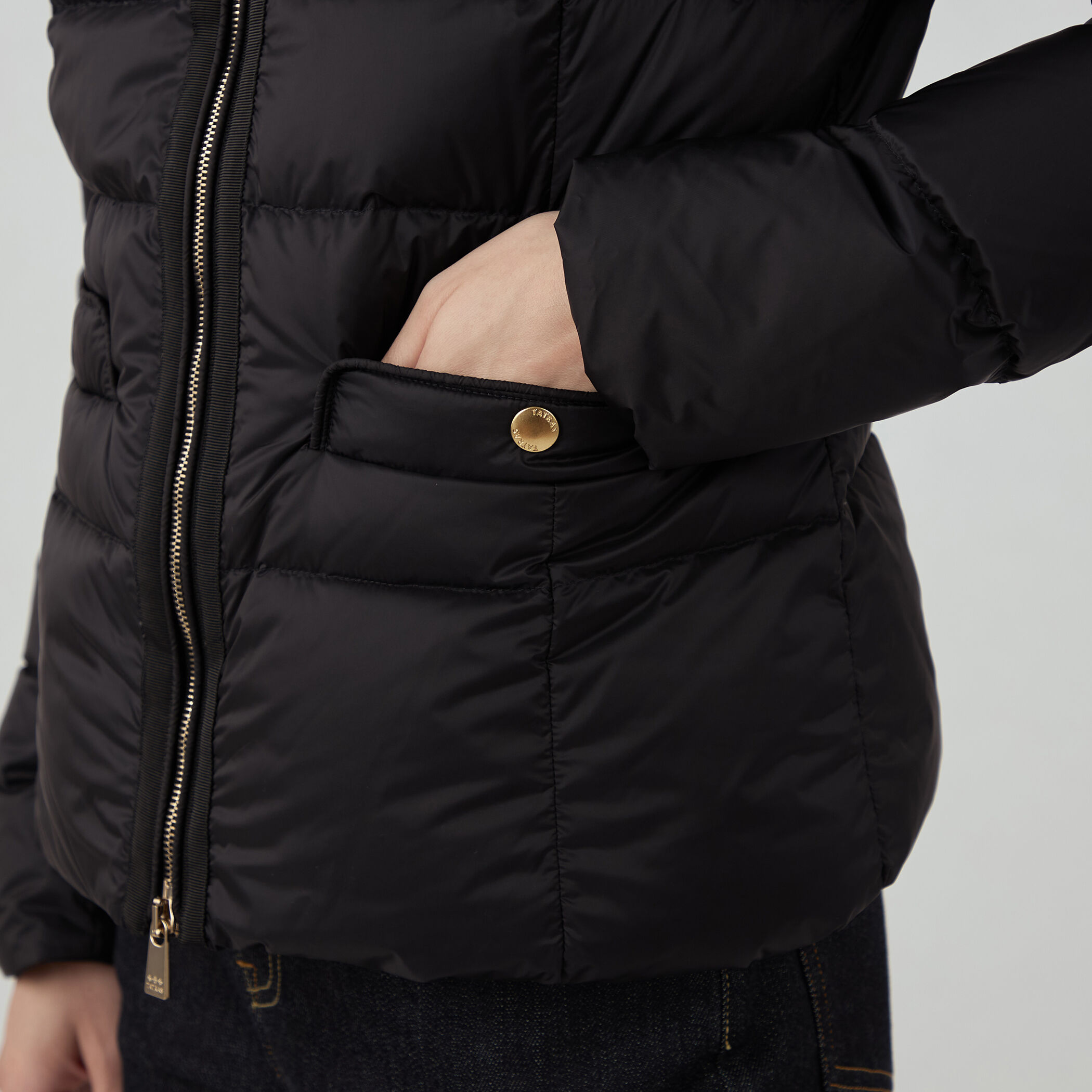 別注】TATRAS GILDA ショートダウンジャケット｜トゥモローランド 公式通販