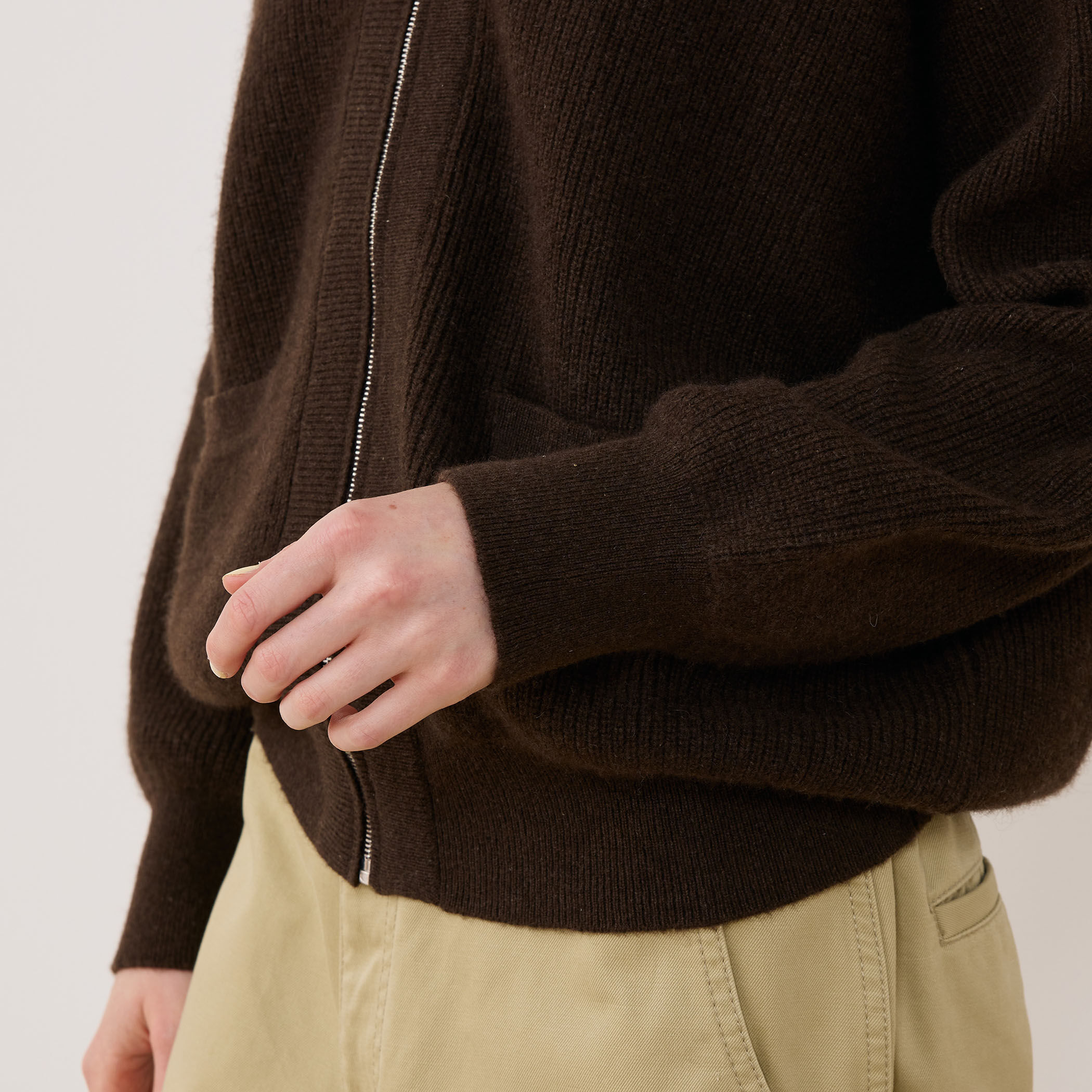 モンゴルヤク ジップアップカーディガン｜トゥモローランド 公式通販