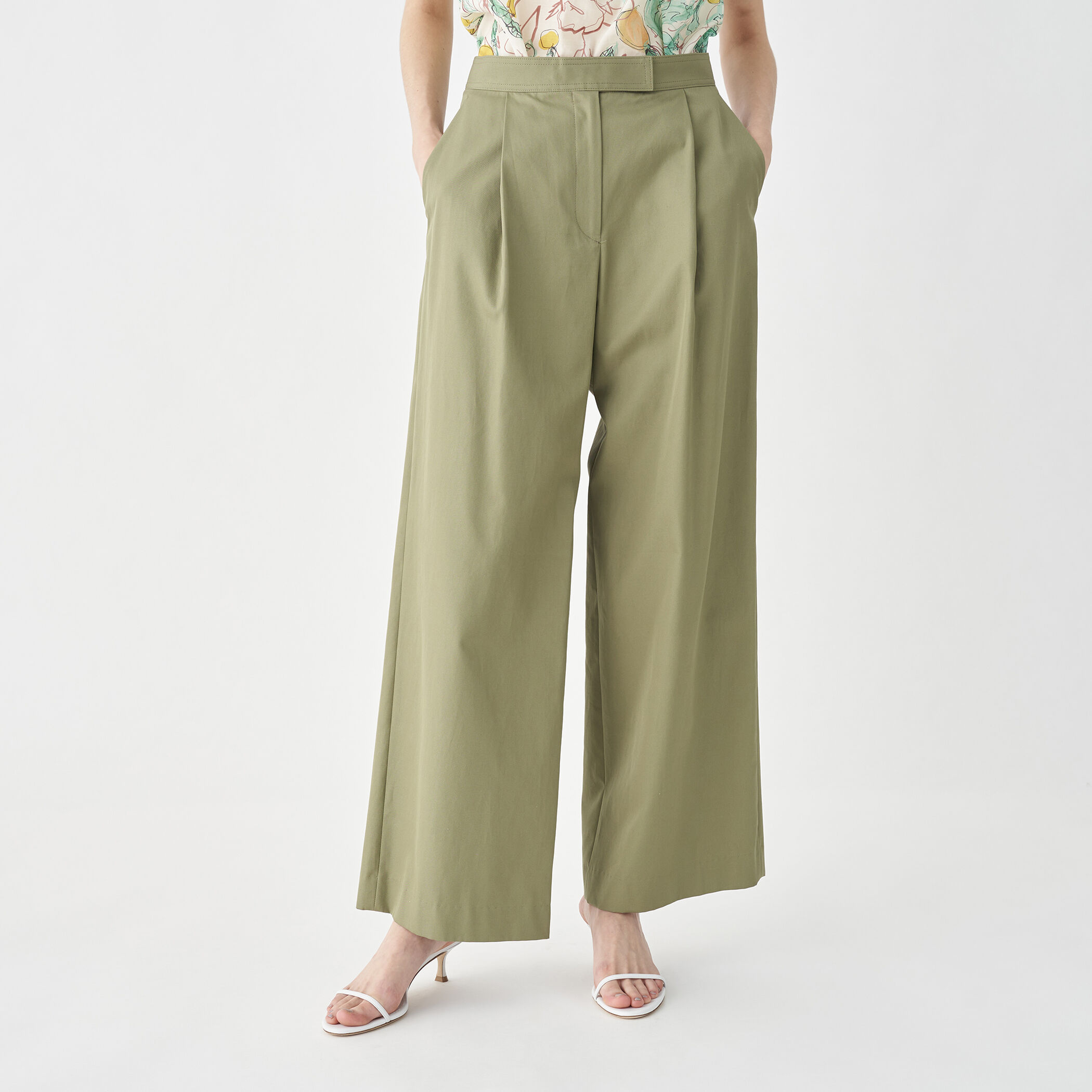 コットンギャバジン タックワイドパンツ｜トゥモローランド 公式通販