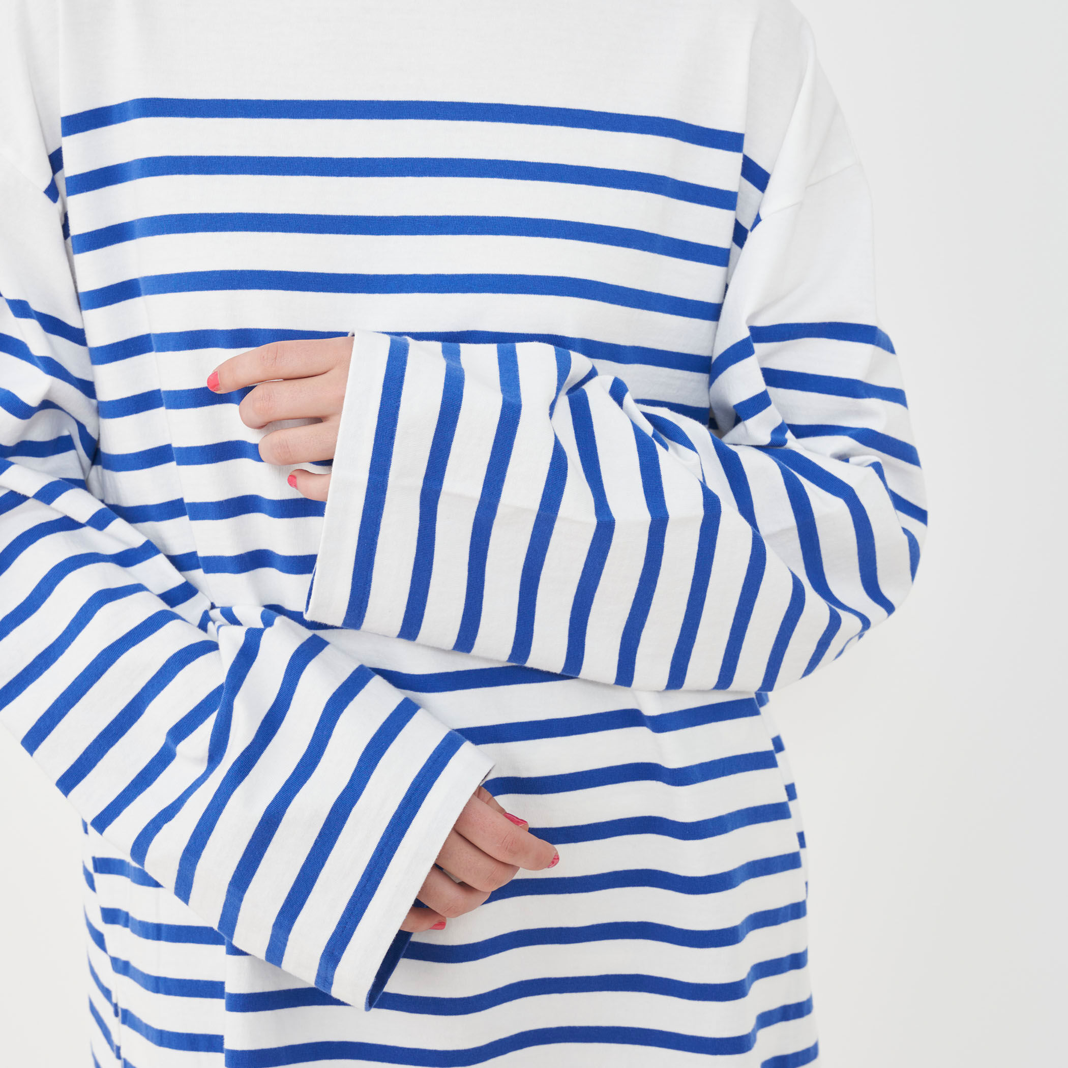 □ドライコットン オーバーサイズドプルオーバー｜トゥモローランド