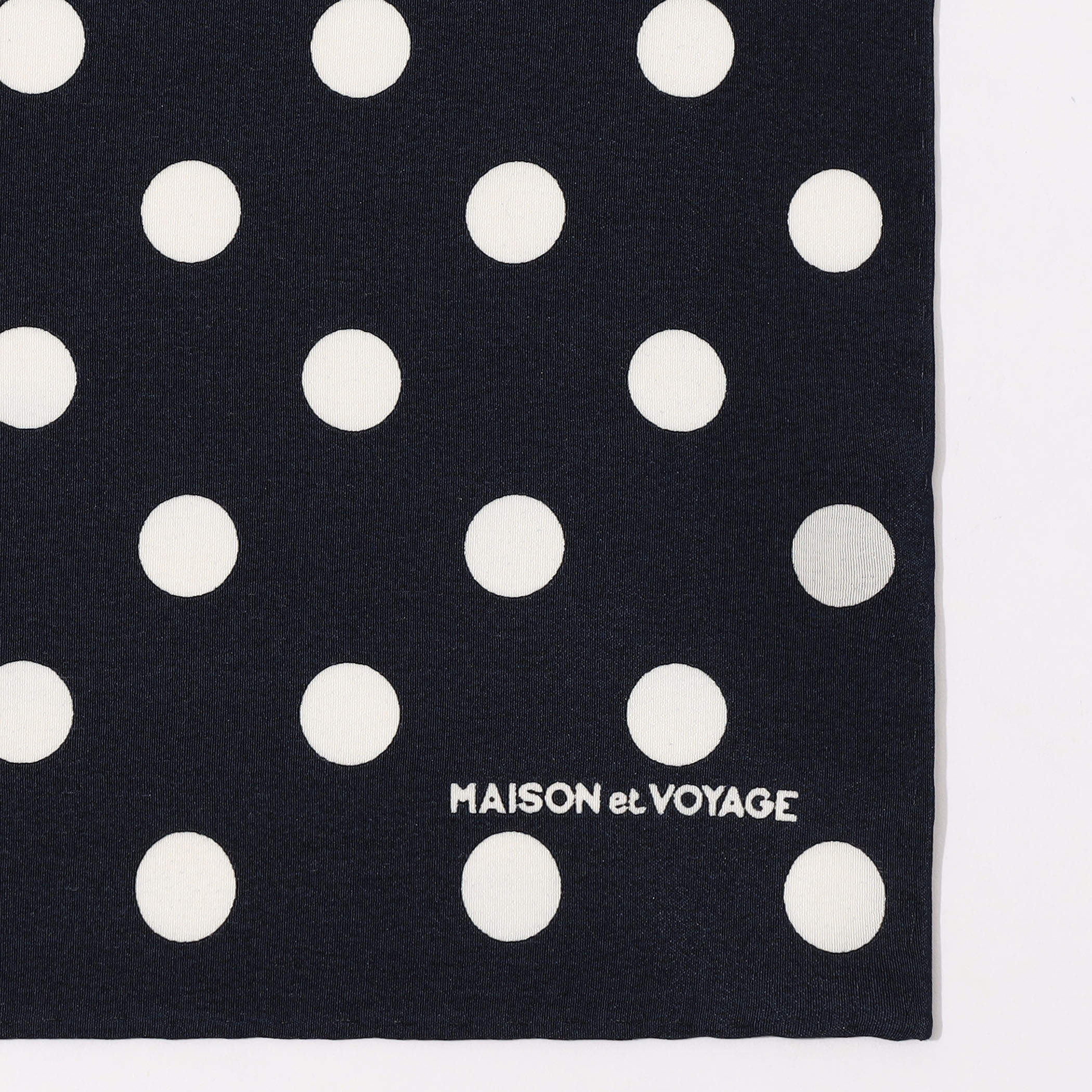 MAISON et VOYAGE シルク 12mmドット ポケットチーフ