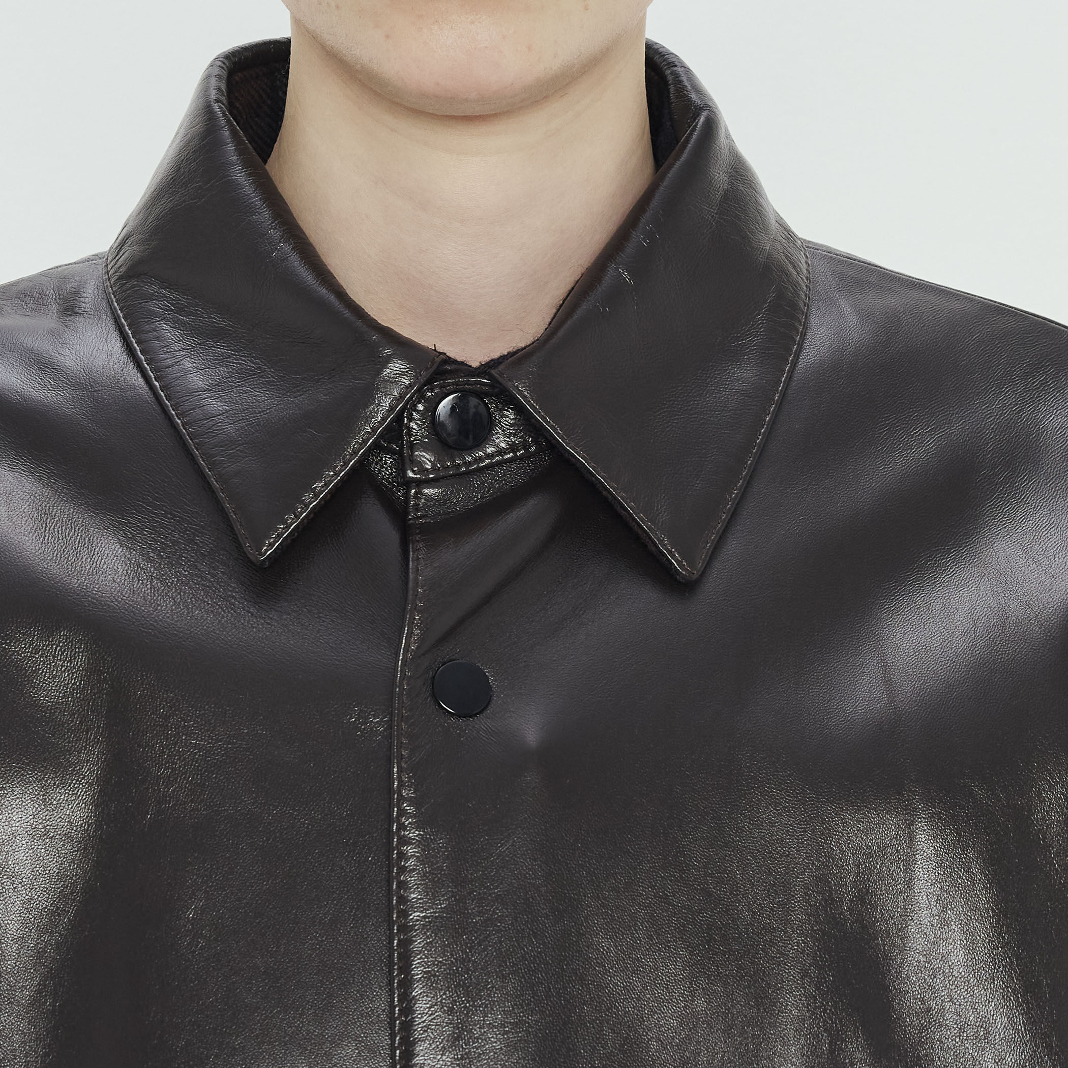 パテントレザー ステンカラーコート｜トゥモローランド 公式通販