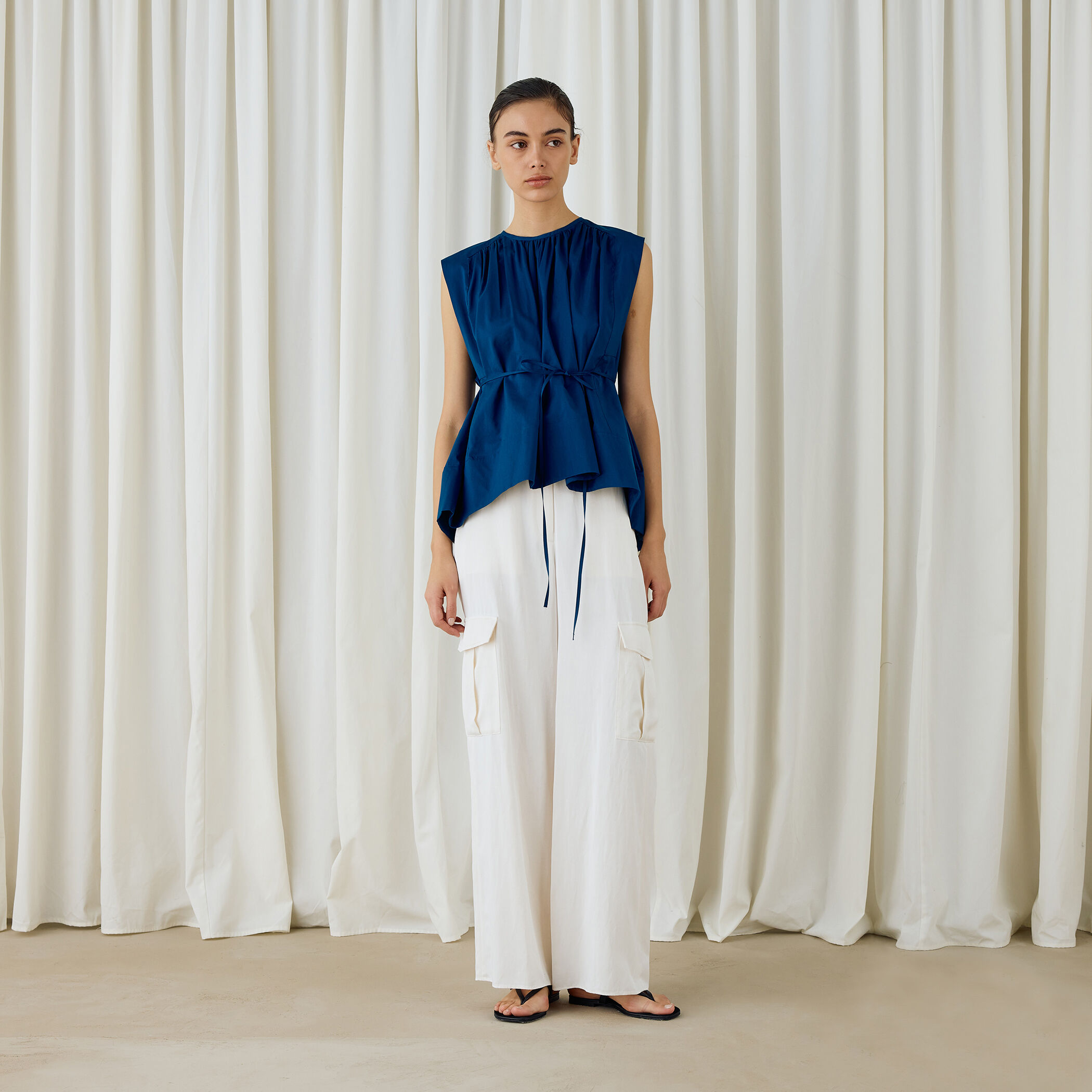 ソフトサテンワイドカーゴパンツ｜トゥモローランド 公式通販