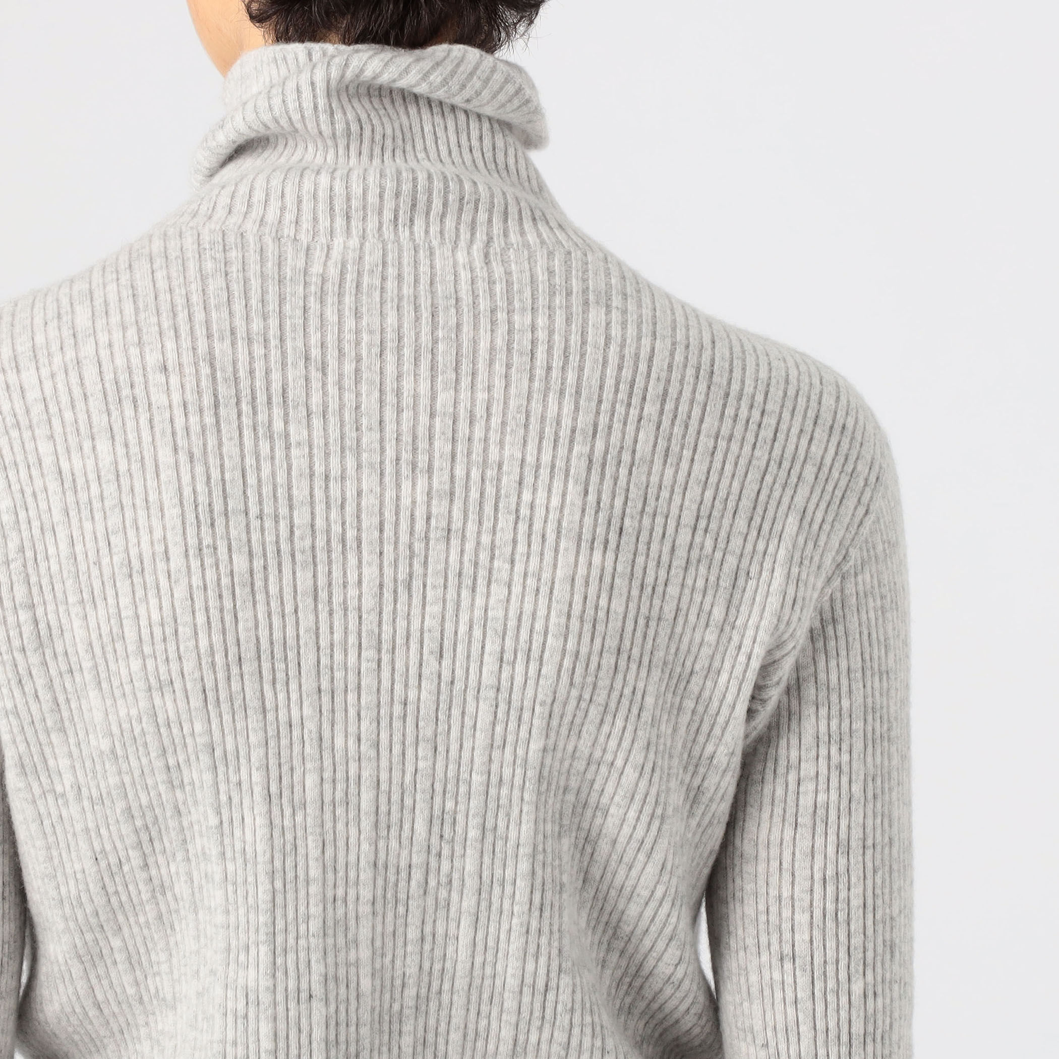 MaxMara カシミヤ ウール リブタートルネックニットプルオーバー MaxMara カシミヤ ウール リブタートルネックニットプルオーバー