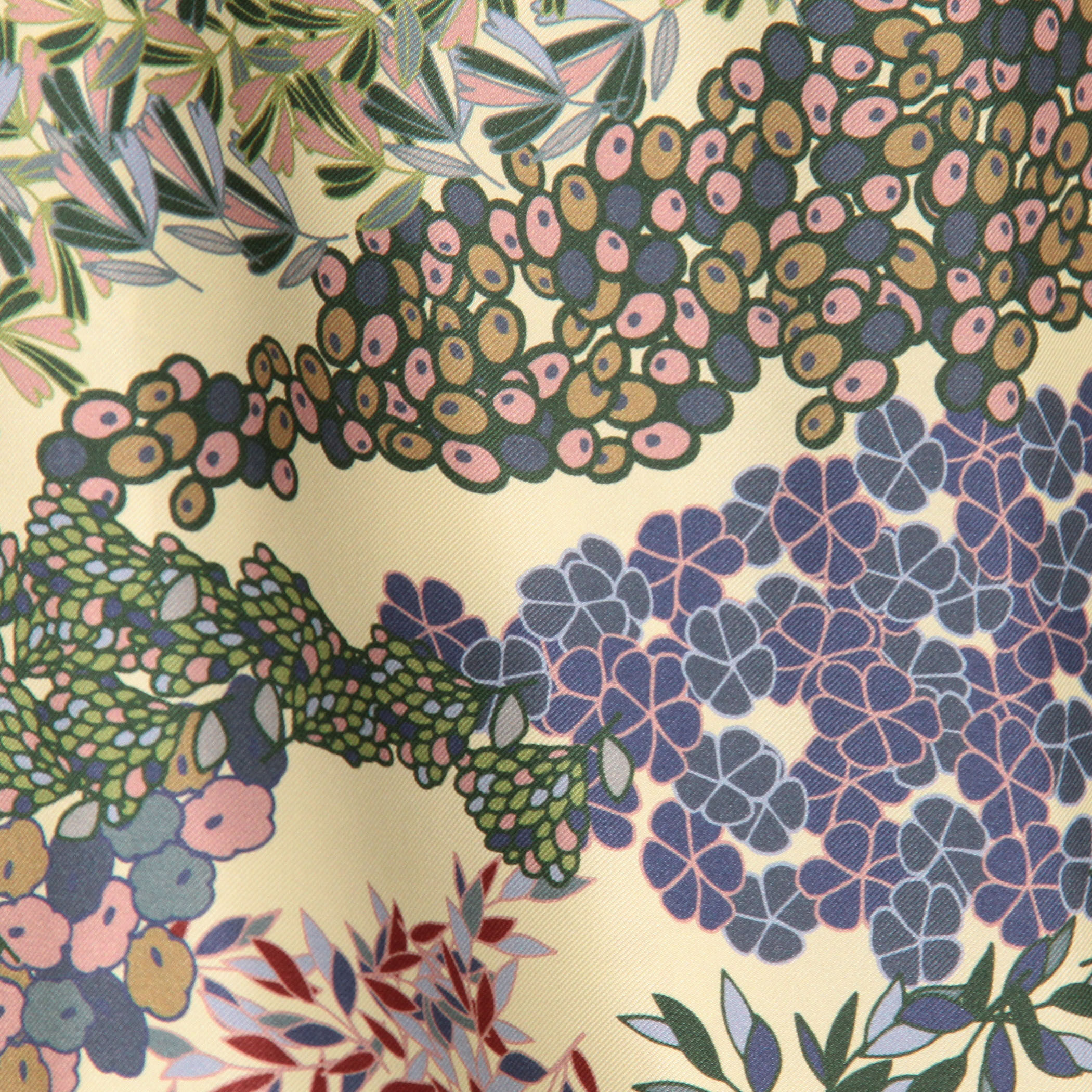 シルクツイル FLOWER RIVER レギュラーカラーシャツ｜トゥモローランド