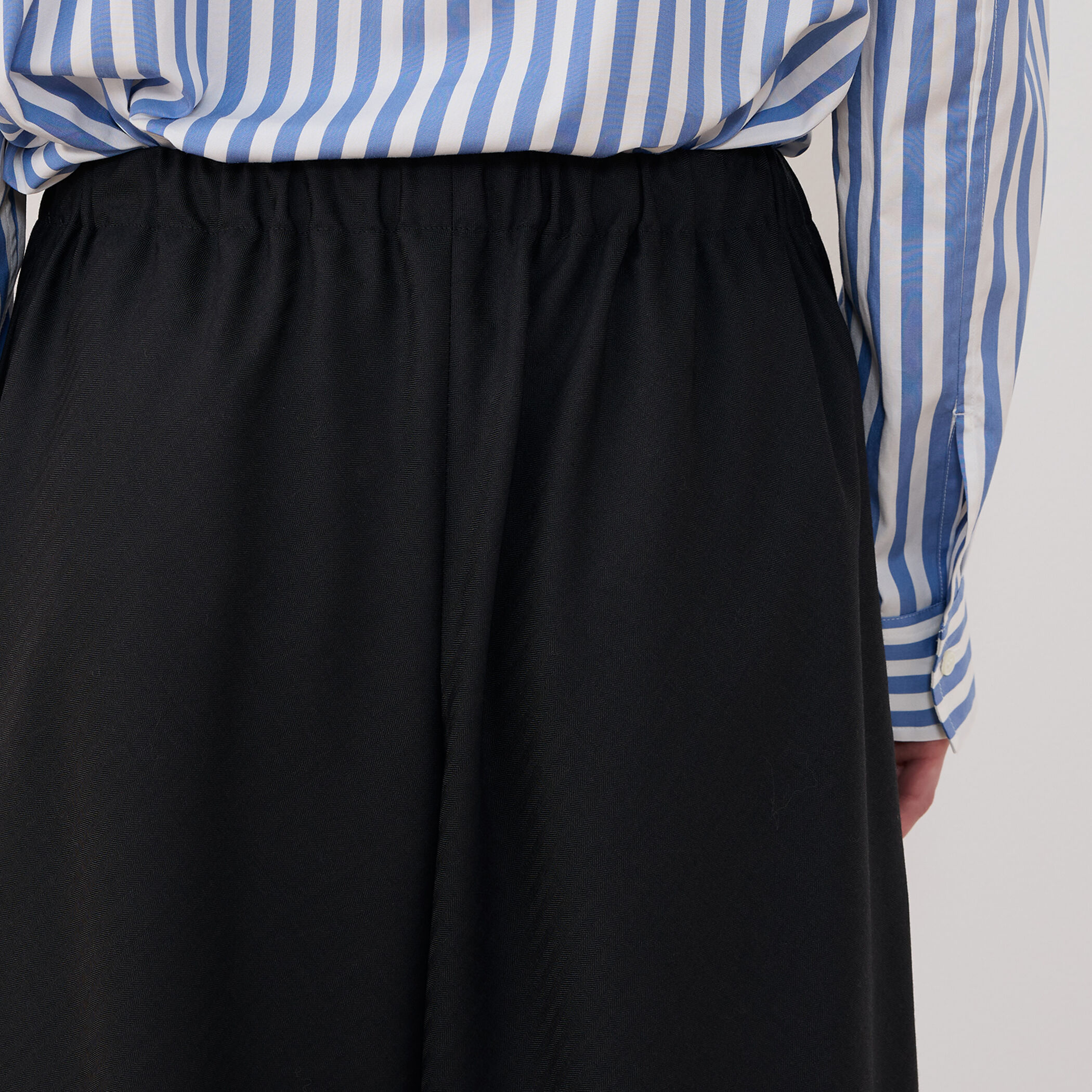 ギャルリーヴィーパンツトゥモローランドレース 黒パンツ サイズ36 ギャルリーヴィーパンツトゥモローランドレース 黒パンツ サイズ36