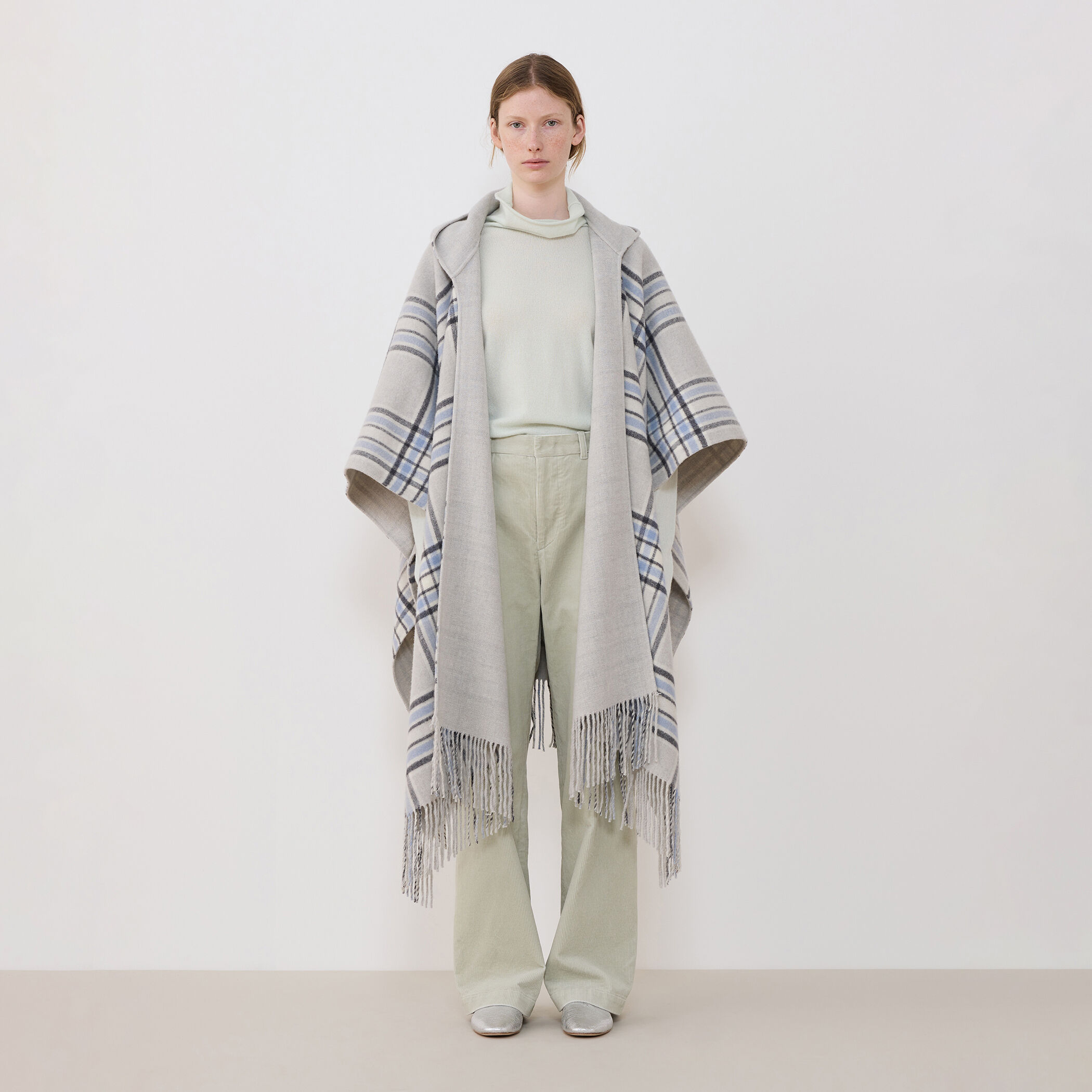 リバーブランケット フーテッドポンチョ｜トゥモローランド 公式通販