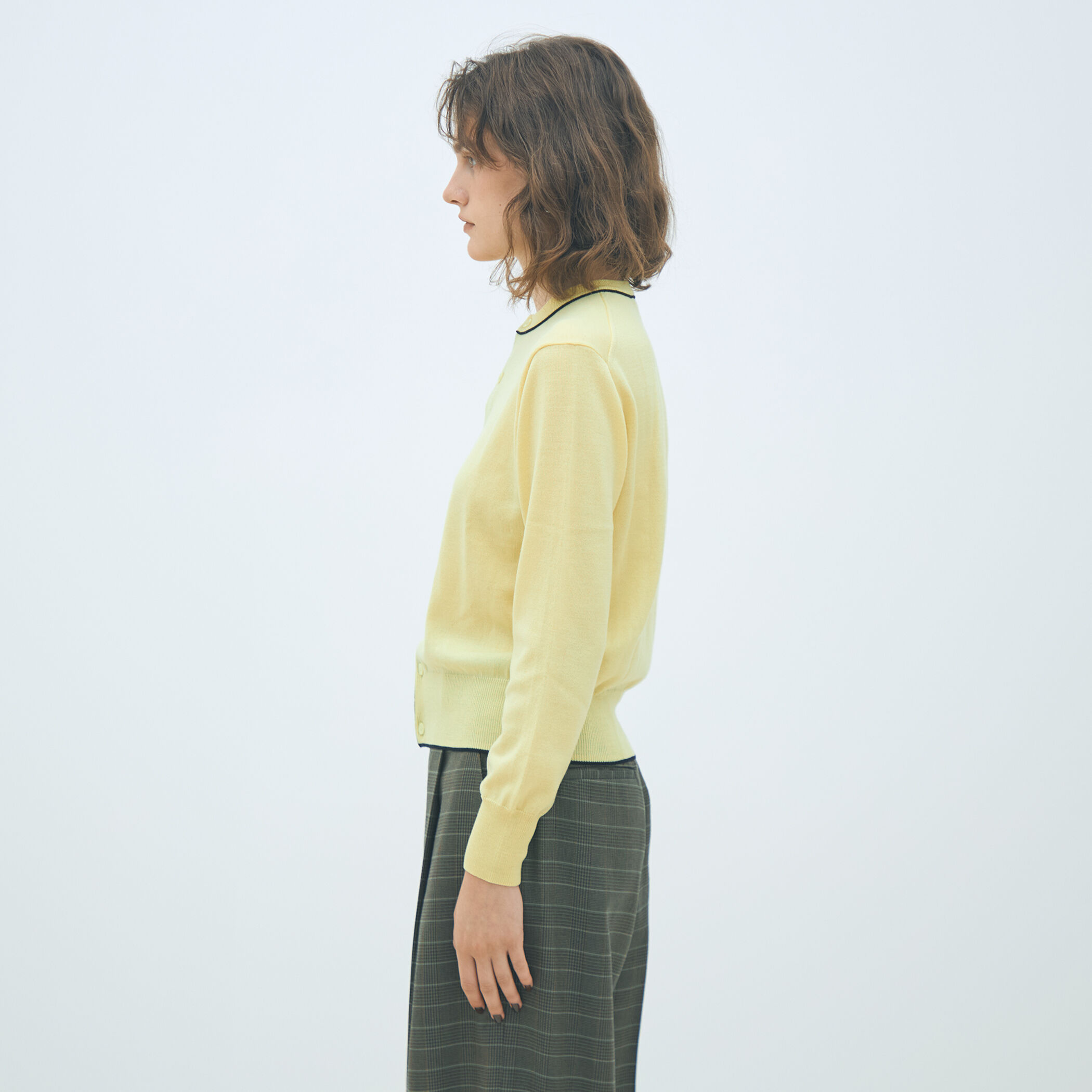 プレーンウール クルーネックカーディガン｜トゥモローランド 公式通販