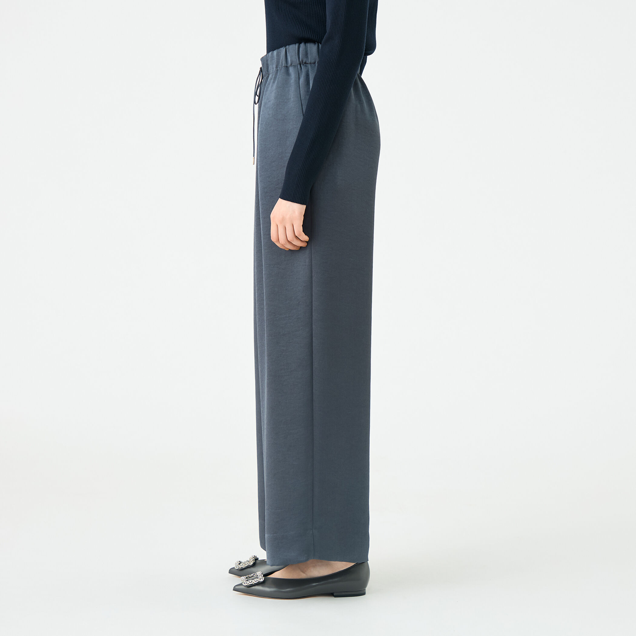 グリッツィーサテン イージーワイドパンツ｜トゥモローランド 公式通販