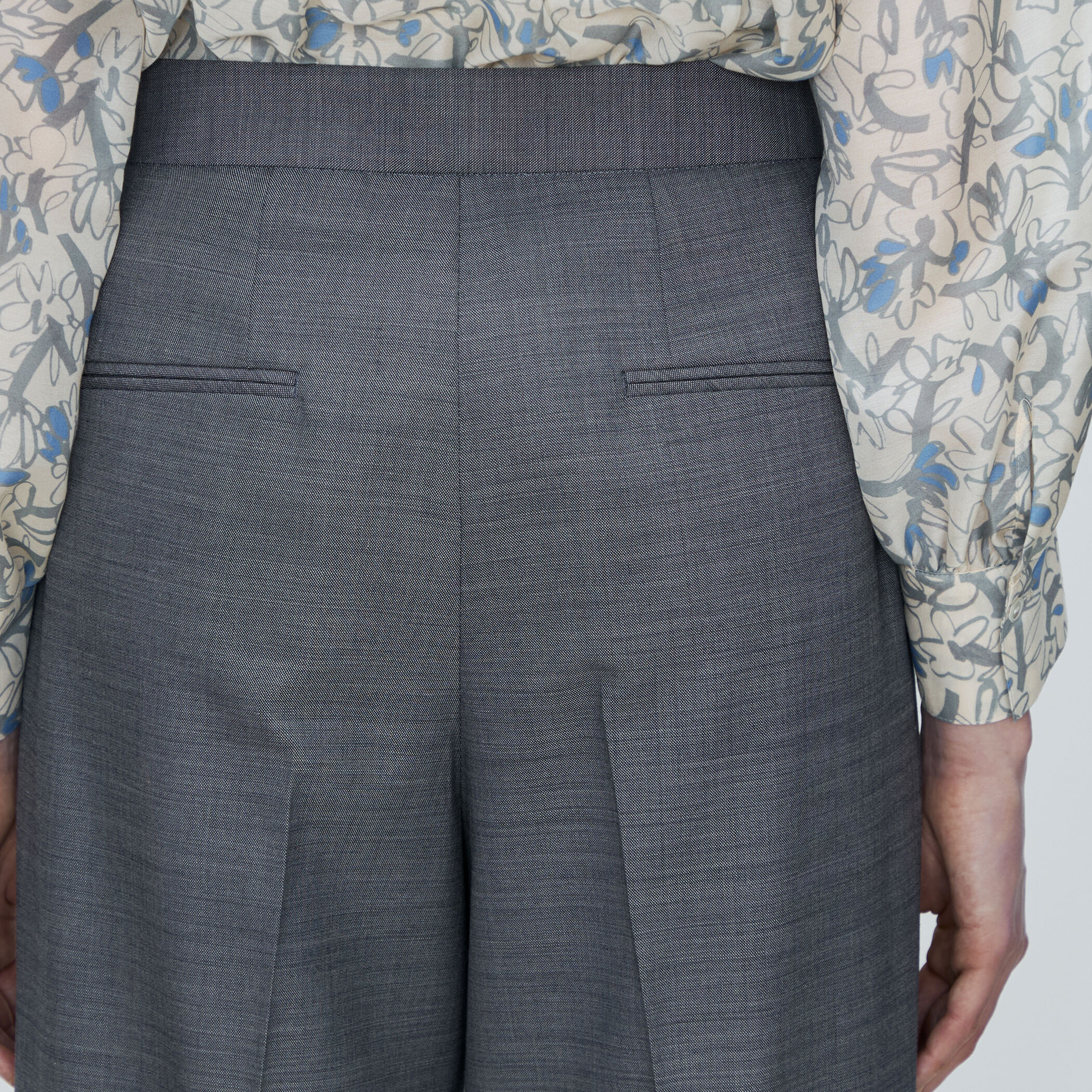 一部WEB先行予約】シャイニーシャーク センタープレスワイドパンツ