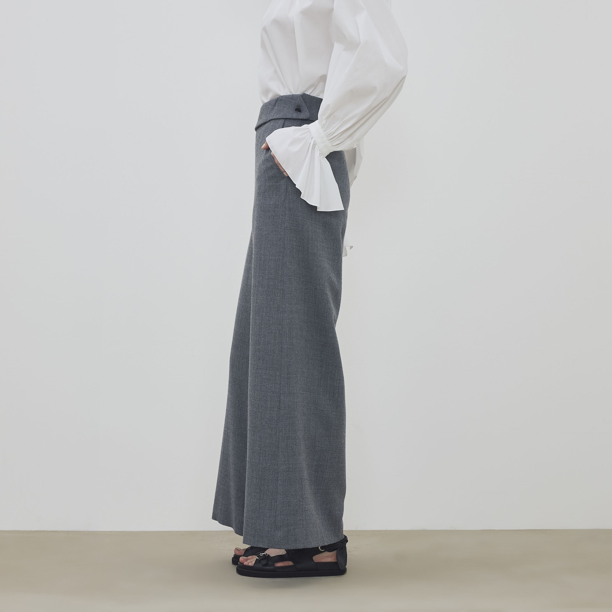 ウールジョーゼット ワイドフレアパンツ｜トゥモローランド 公式通販