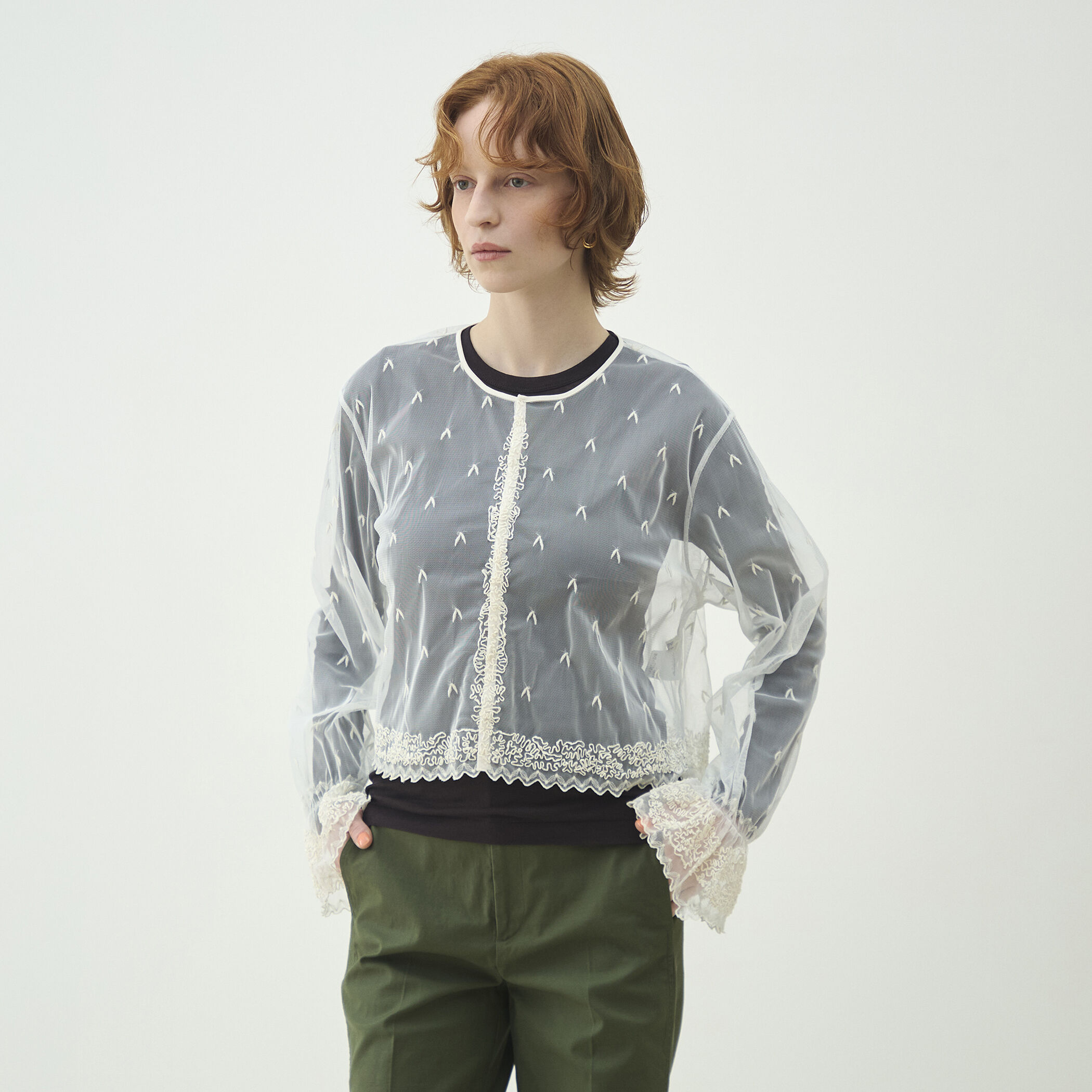 【新品未使用】MACPHEE トゥモローランド シャツブラウス 刺繍 グレー ビンテージレース キャンディースリーブブラウス｜トゥモローランド