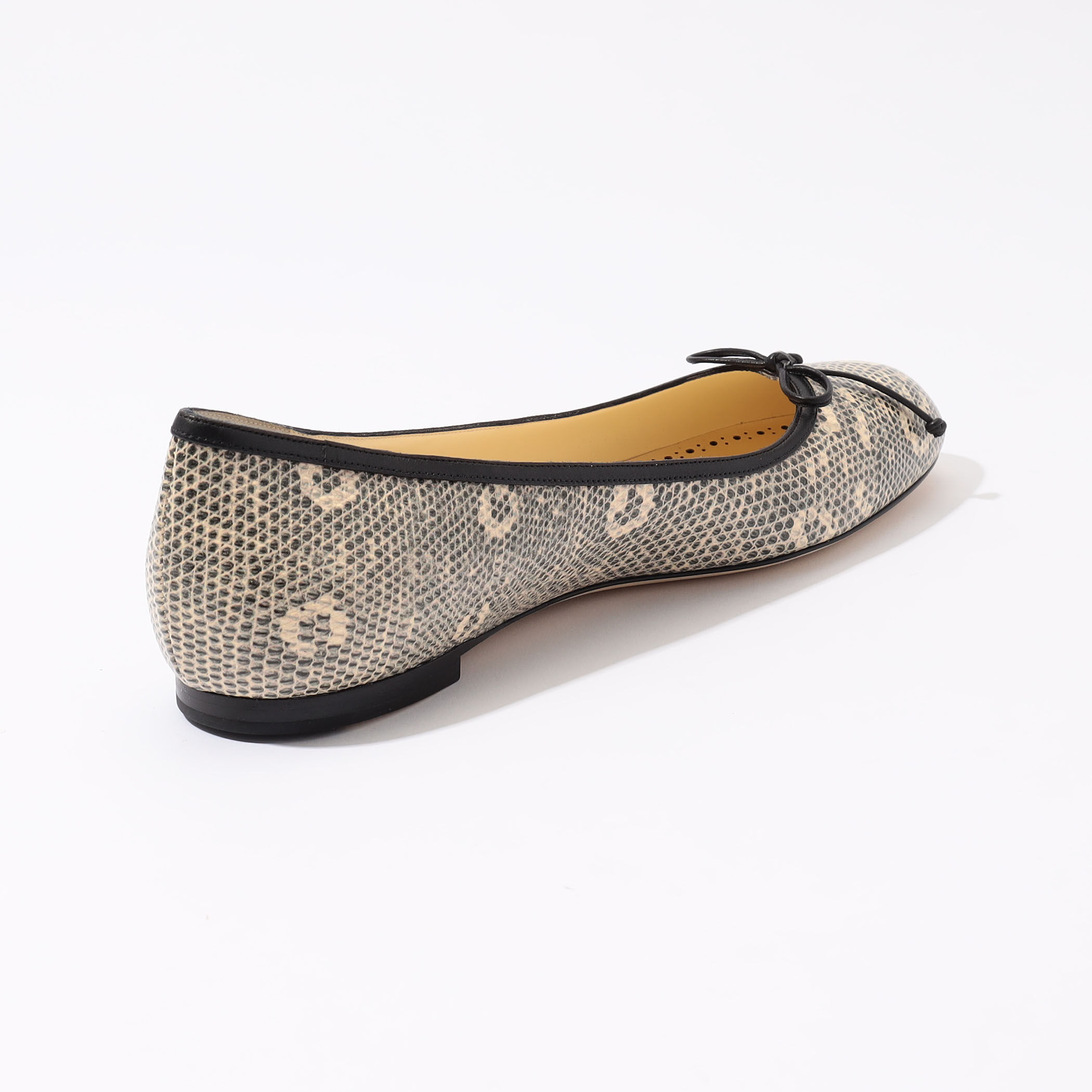 MANOLO BLAHNIK VERALLIM フラットバレエシューズ｜トゥモローランド