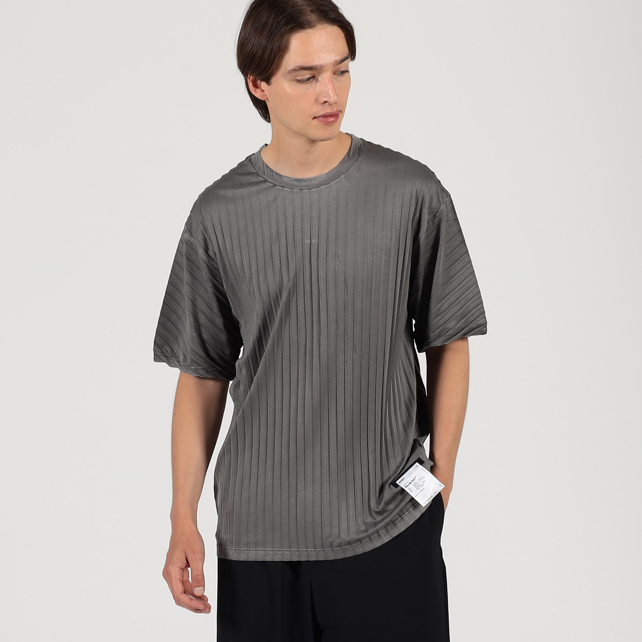 SATISFY AuraLite Pleated T-Shirt｜トゥモローランド 公式通販