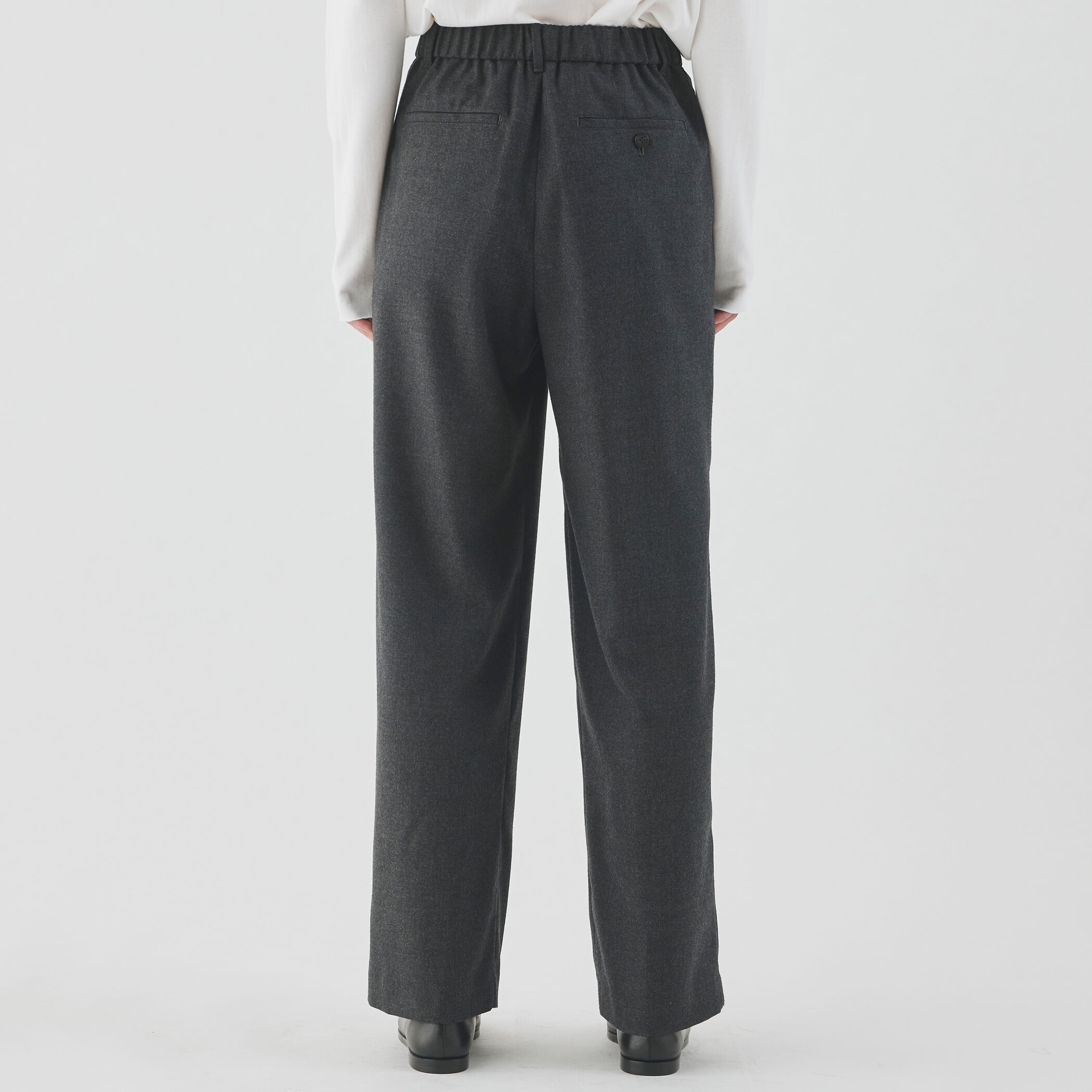 ウーステッドフラノ タックストレートパンツ｜トゥモローランド 公式通販