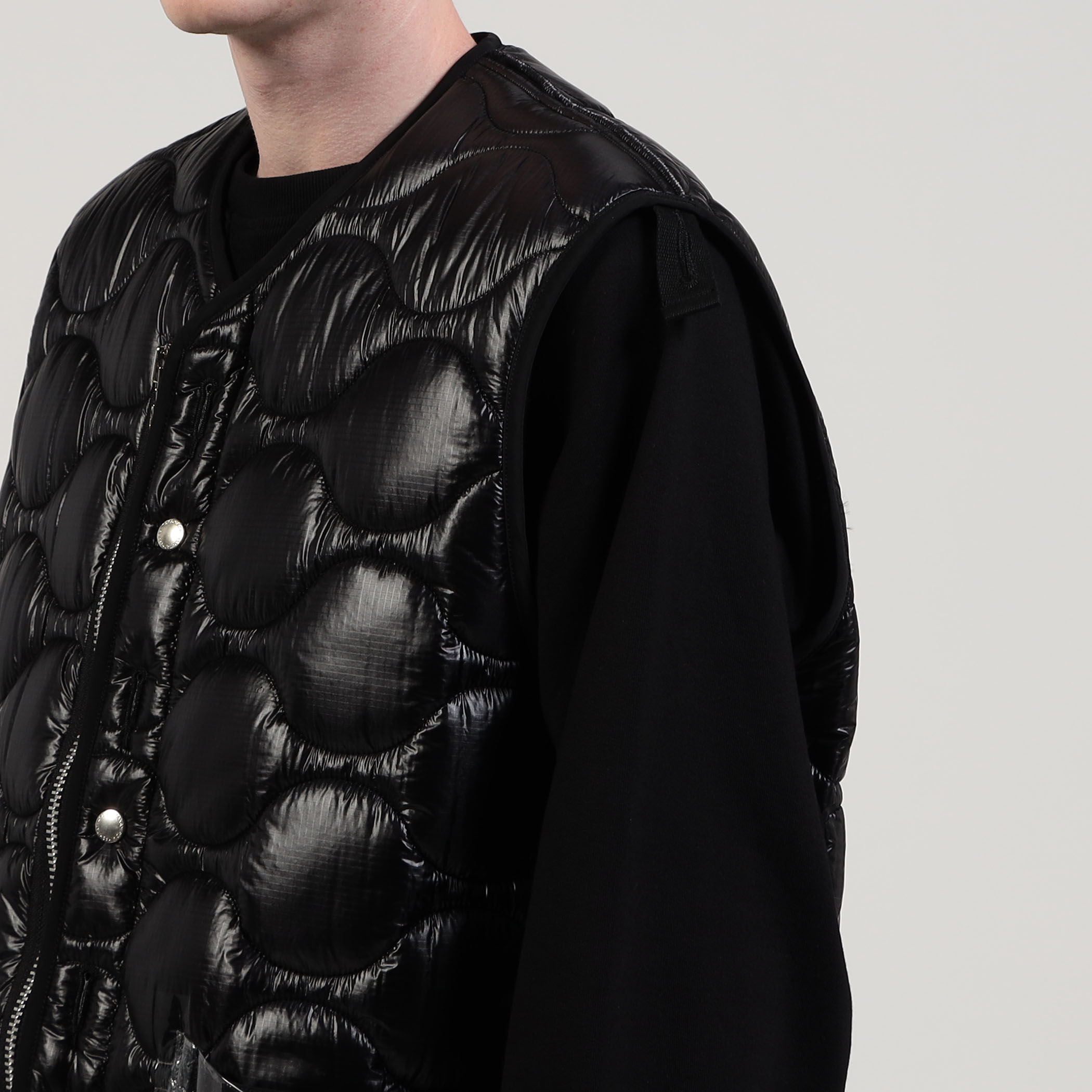 ○TAKAHIROMIYASHITATheSoloist. OVERSIZED QUILTING LINER VEST｜トゥモローランド 公式通販