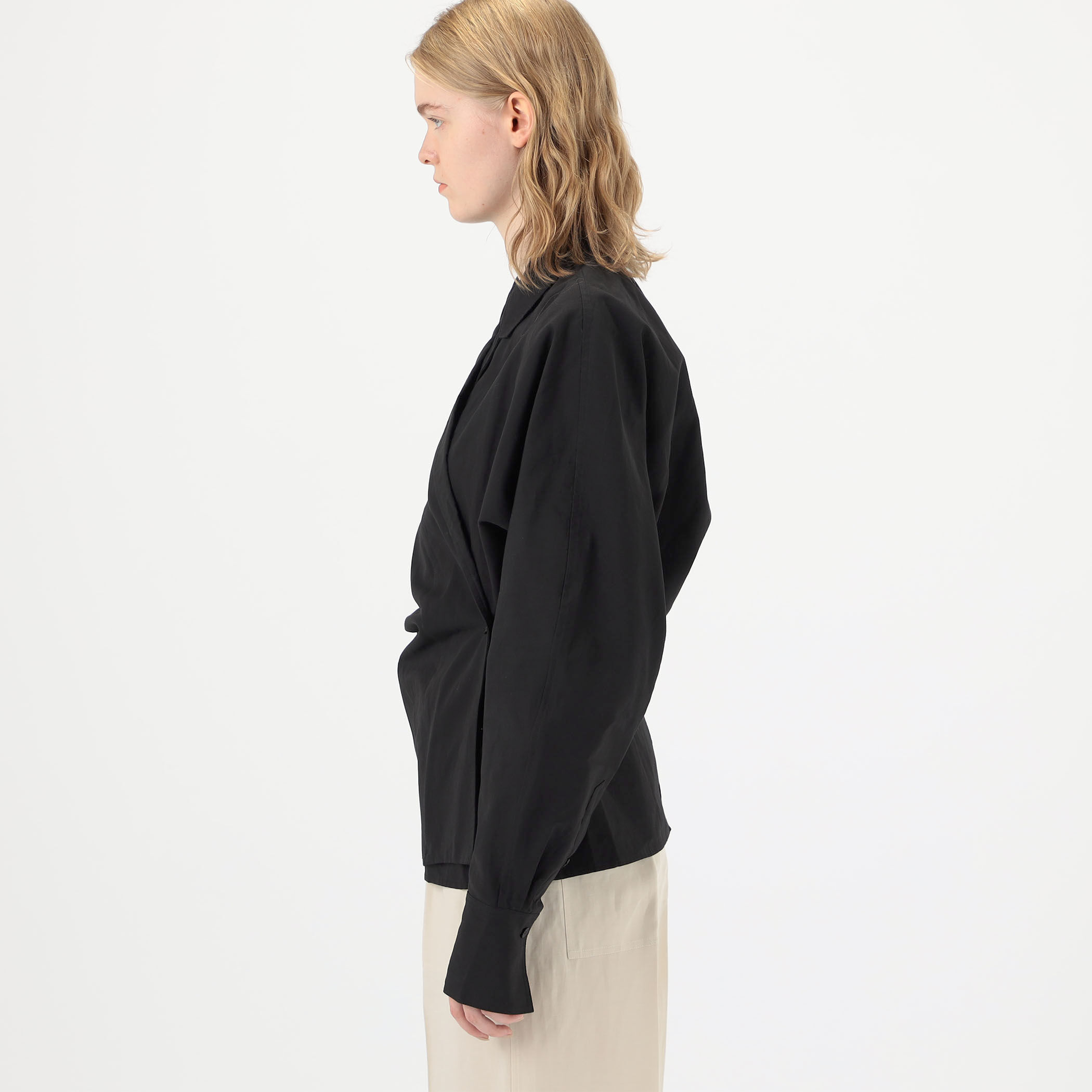 TOTEME ラップブラウス｜トゥモローランド 公式サイト