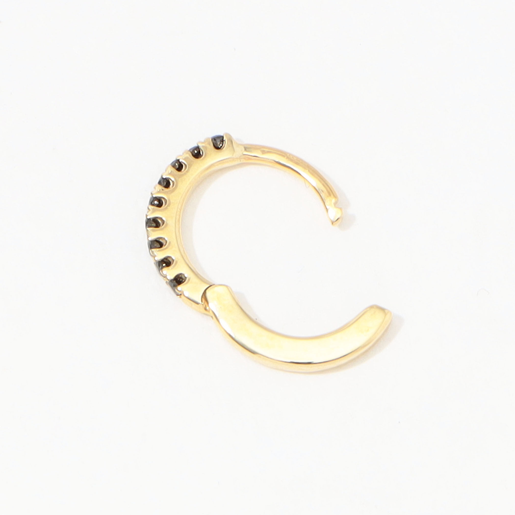 Otiumberg. Blackdiamond Huggie ピアス｜トゥモローランド 公式サイト