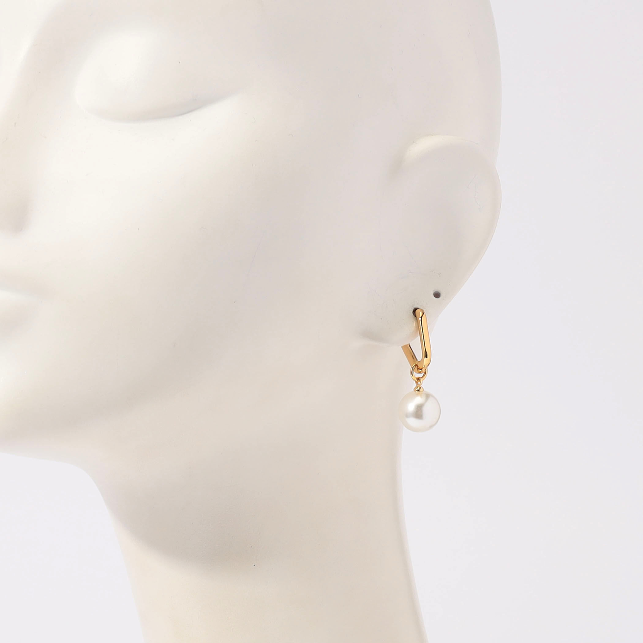 別注】Kenneth Jay Lane pearl ball ピアス｜トゥモローランド 公式サイト