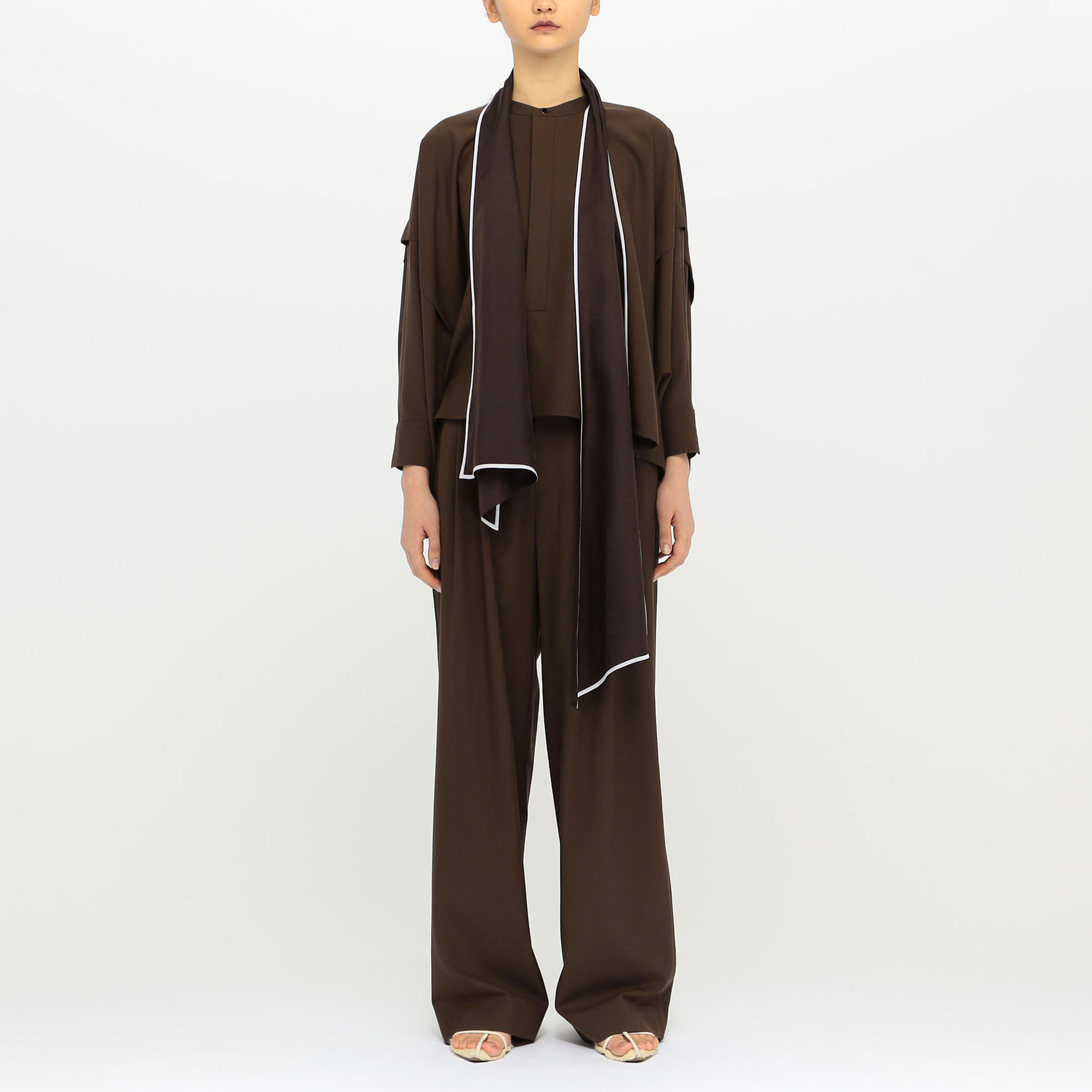 ウォッシャブルウール 3タックワイドパンツ｜トゥモローランド 公式通販