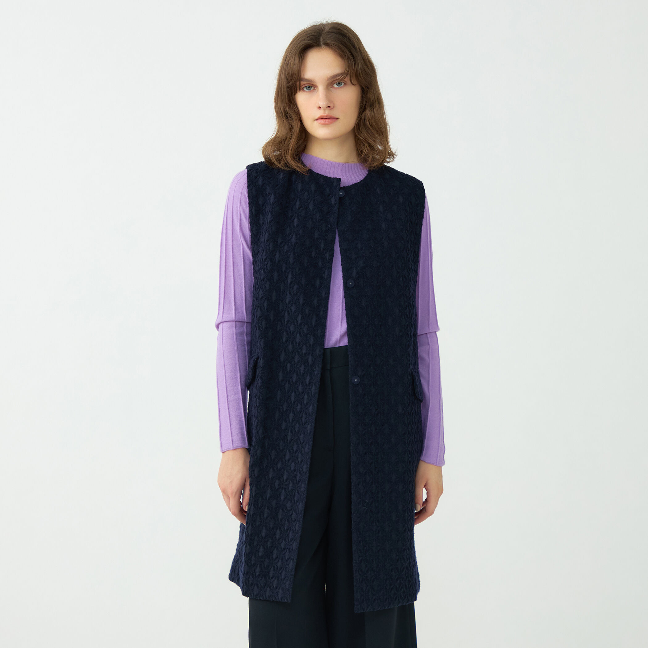 モールヤーンジャカード クルーネックジレ｜トゥモローランド 公式通販