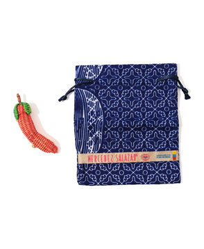 MERCEDES SALAZAR CHILI ピン