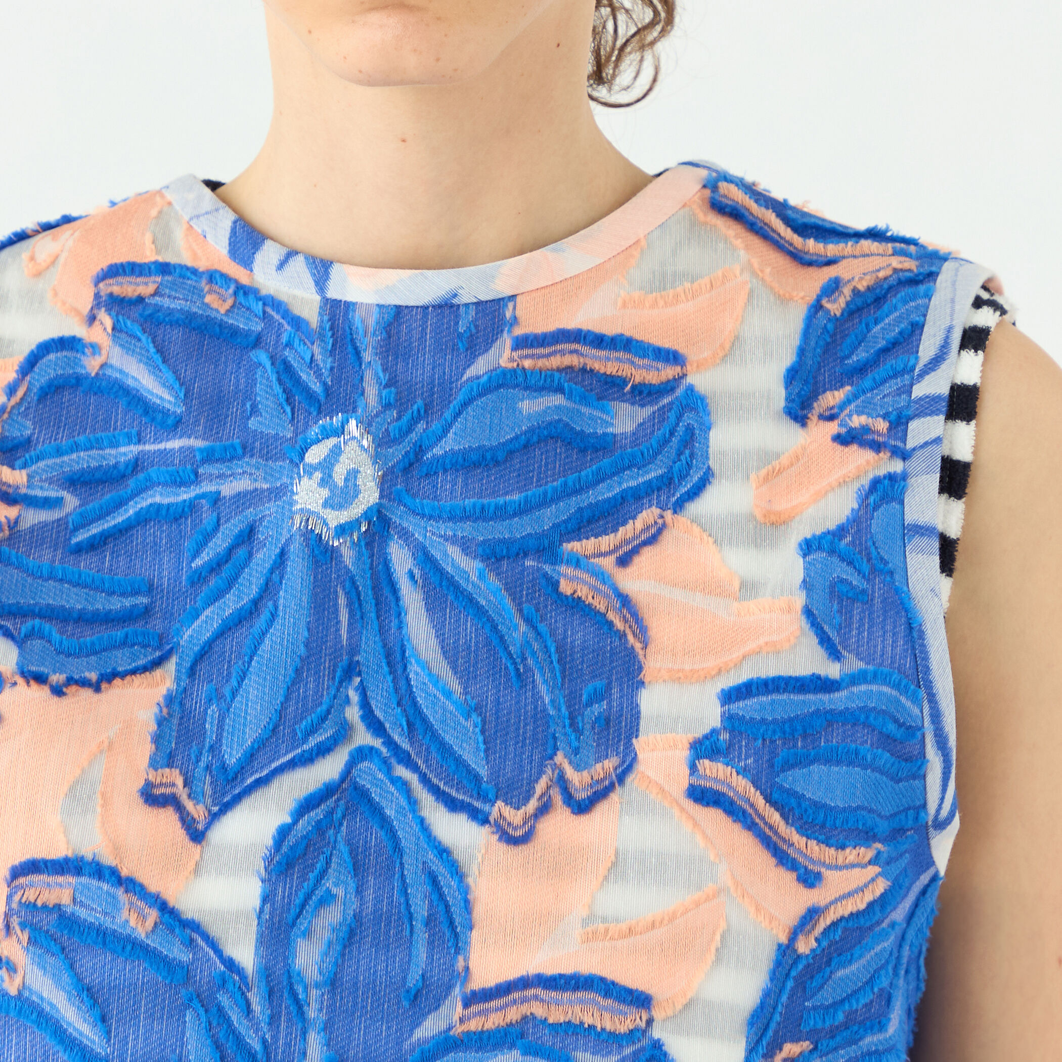 プルメリアジャカード フロンタブルトップス｜トゥモローランド 公式通販