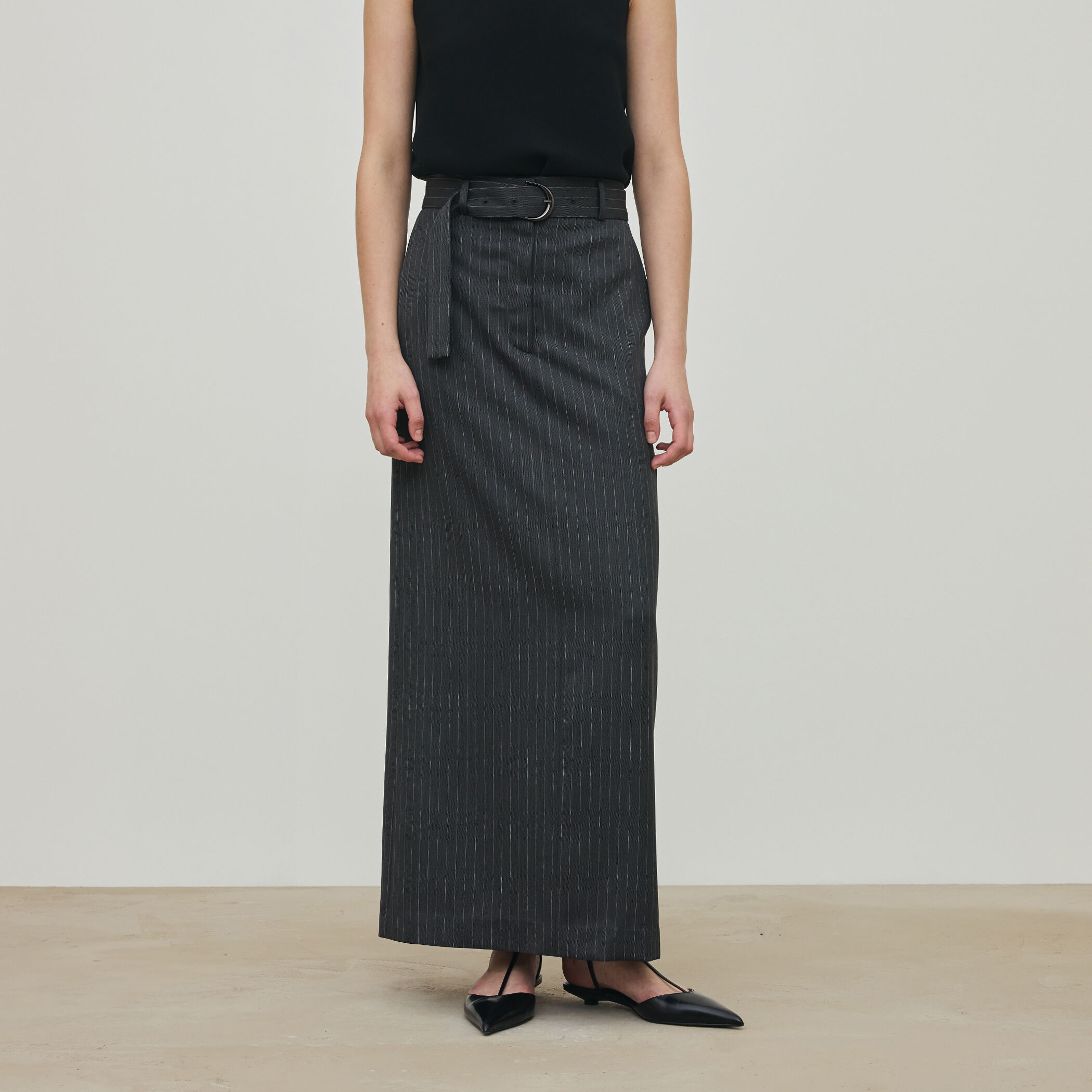 ウールドスキン ベルデッドストレートスカート｜トゥモローランド 公式通販