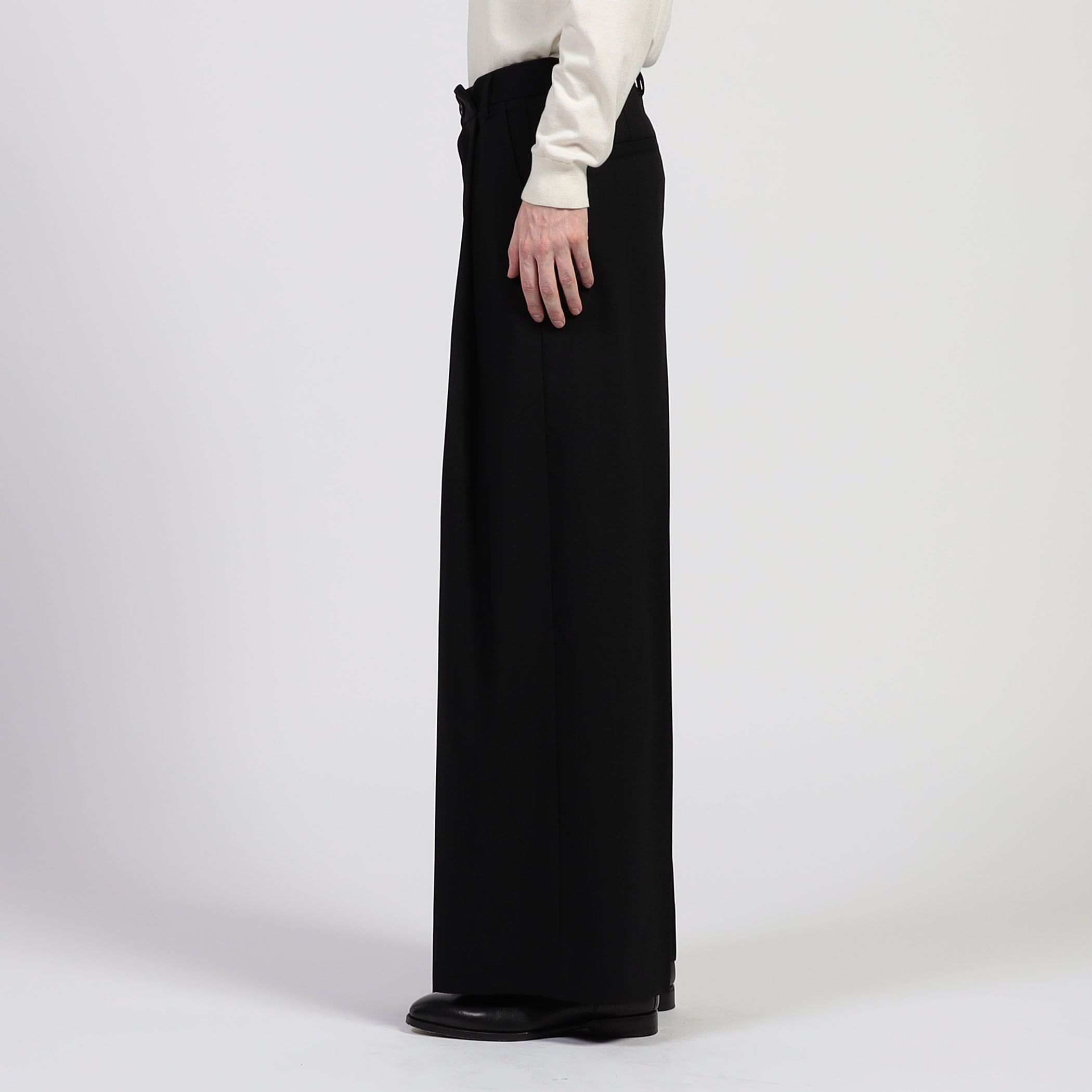 entire studios WIDE PLEATED トラウザーパンツ