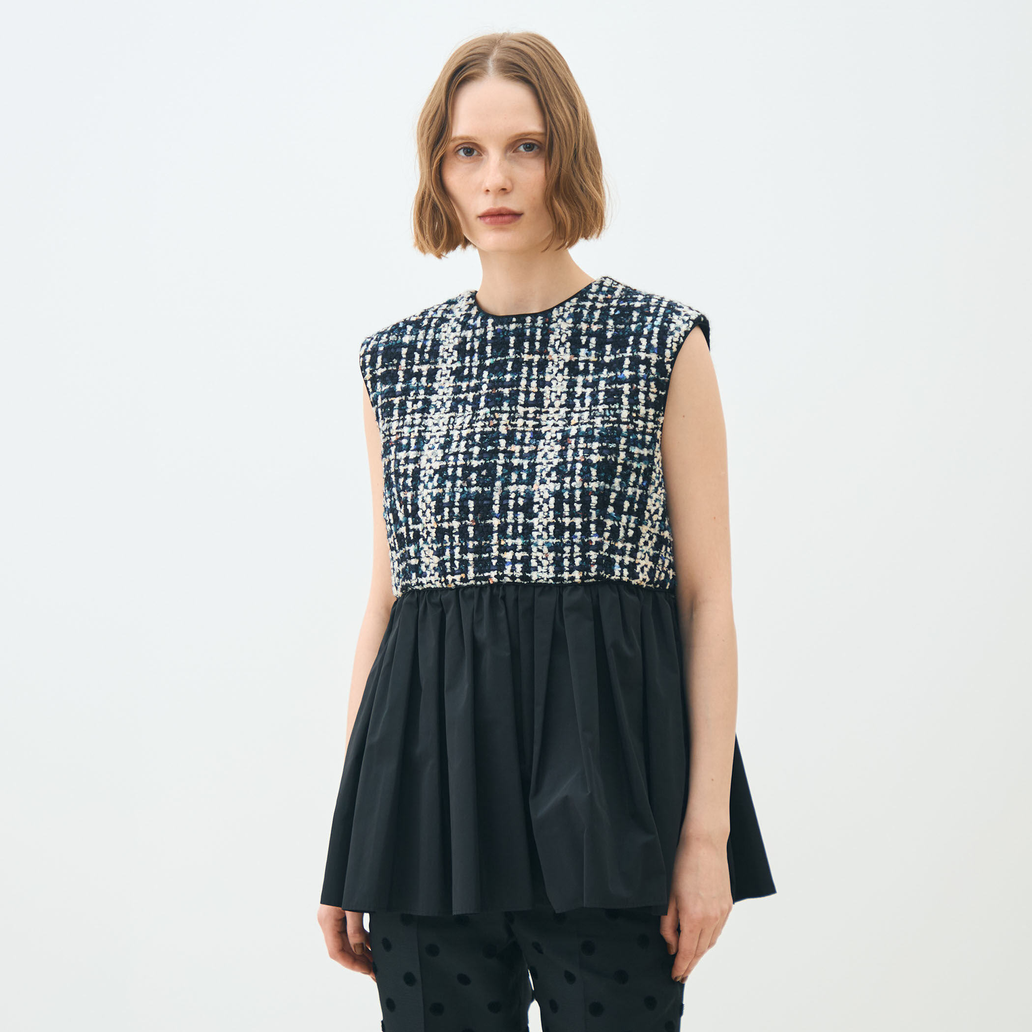 スチュワートファンシー フロンタブルジレ｜トゥモローランド