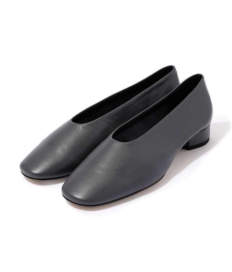 Aeyde DELIA ナッパレザー ローヒールパンプス