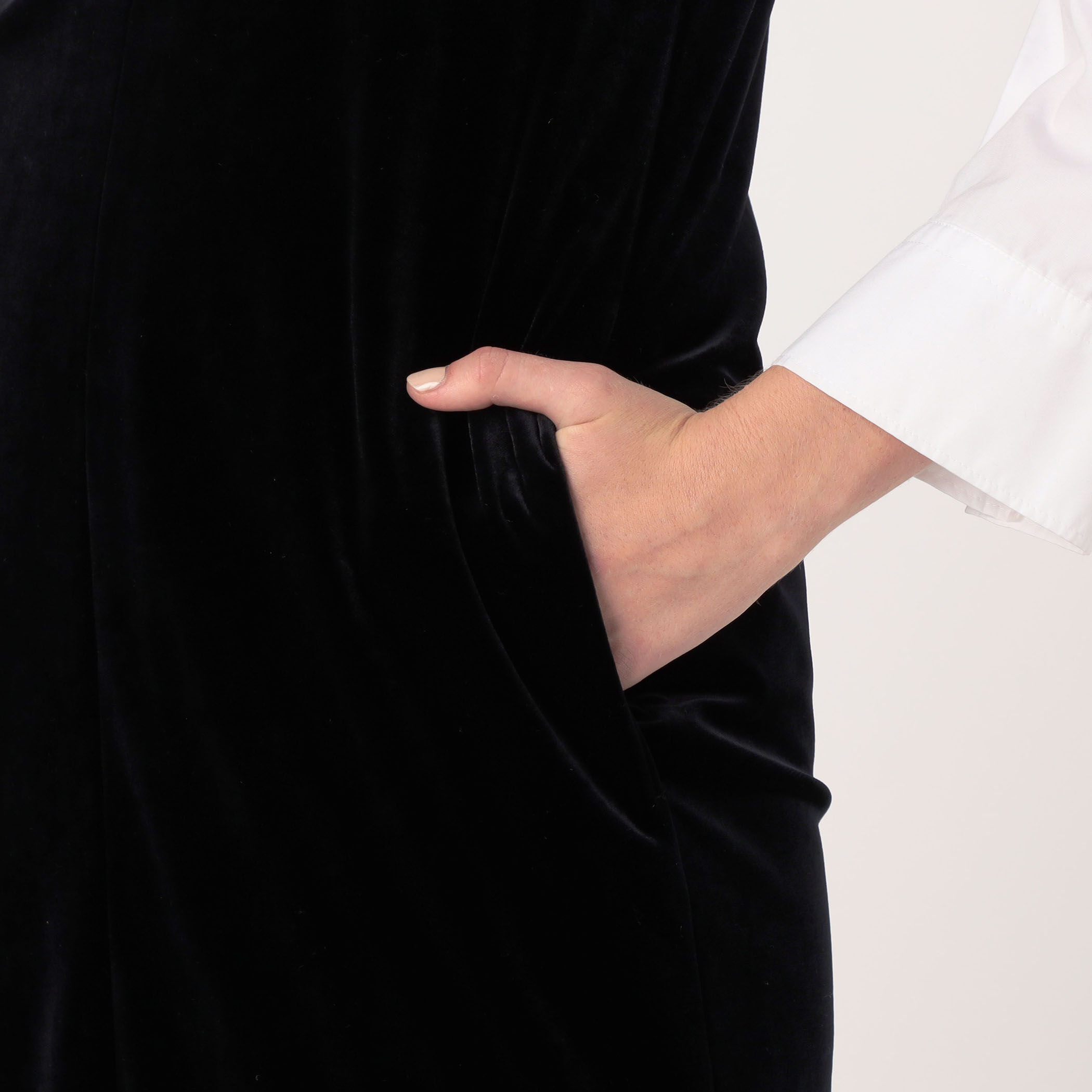 ソフトベロア Vネックロングワンピース｜トゥモローランド 公式通販