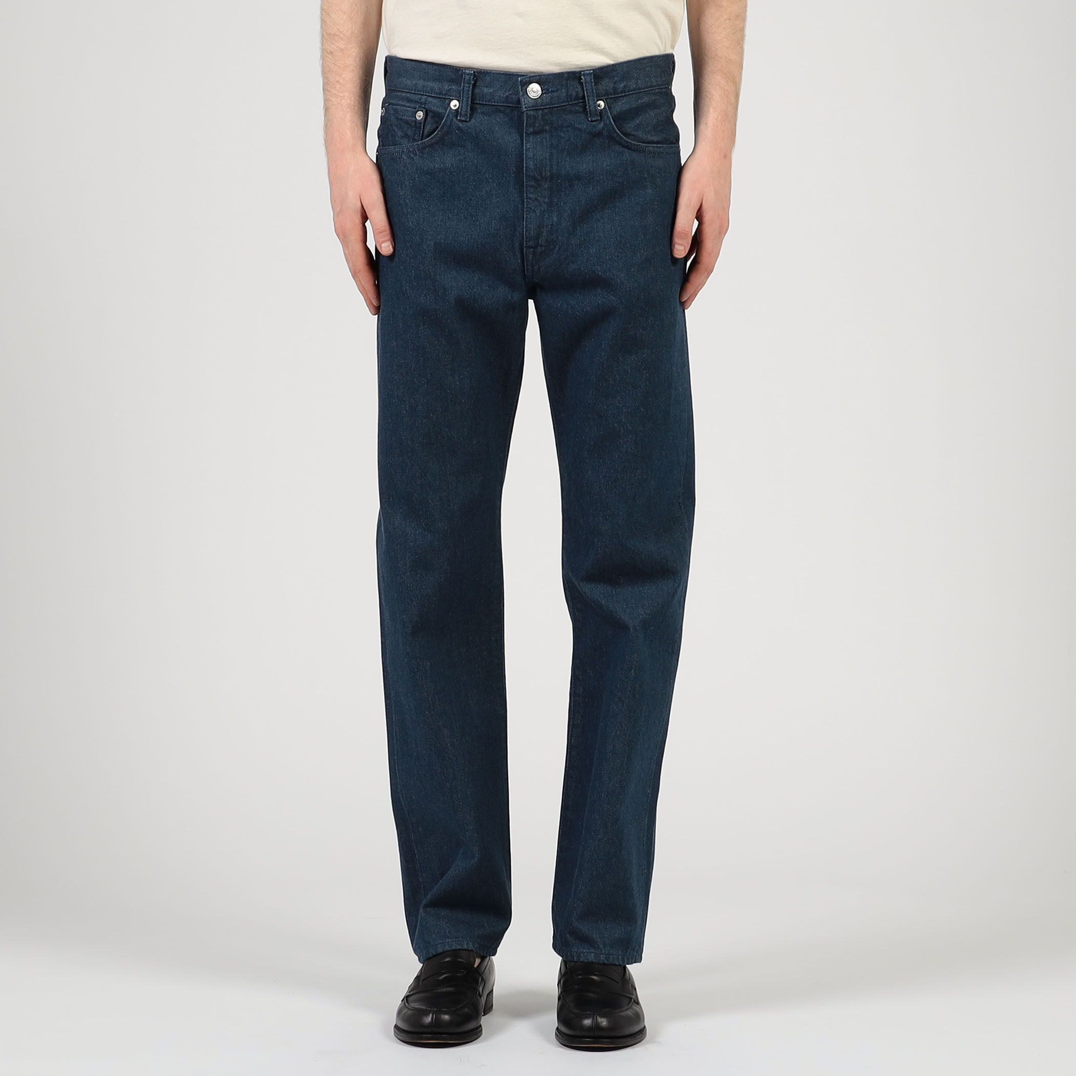 別注】EDWIN LOOSE STRAIGHT カラーデニムパンツ｜トゥモローランド