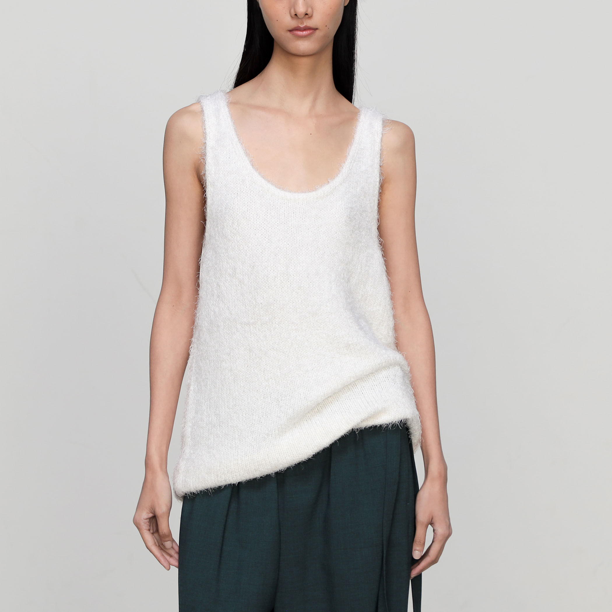 シルクカシミヤヘアリー ノースリーブプルオーバー｜トゥモローランド