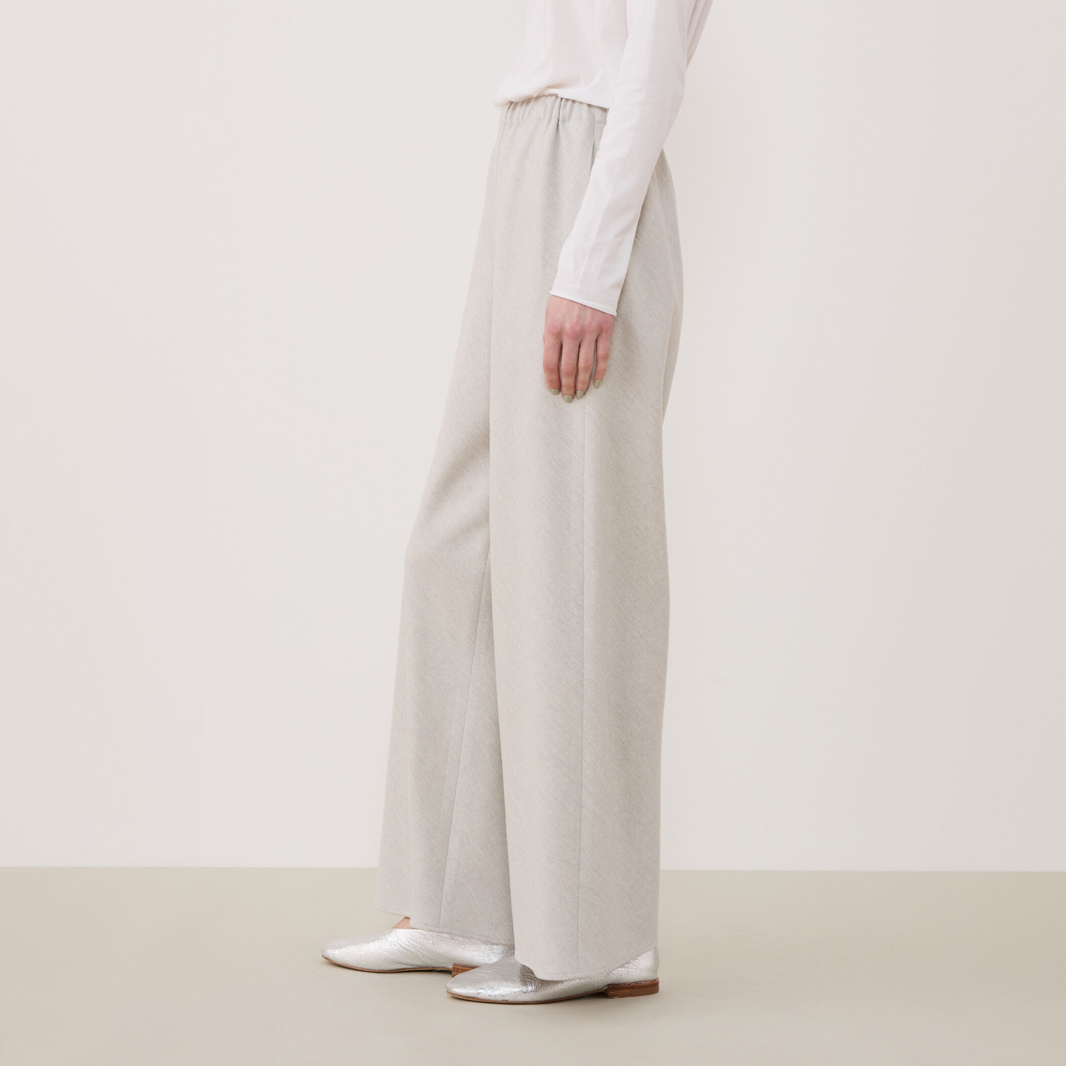 ウールサキソニー イージーワイドパンツ｜トゥモローランド 公式通販