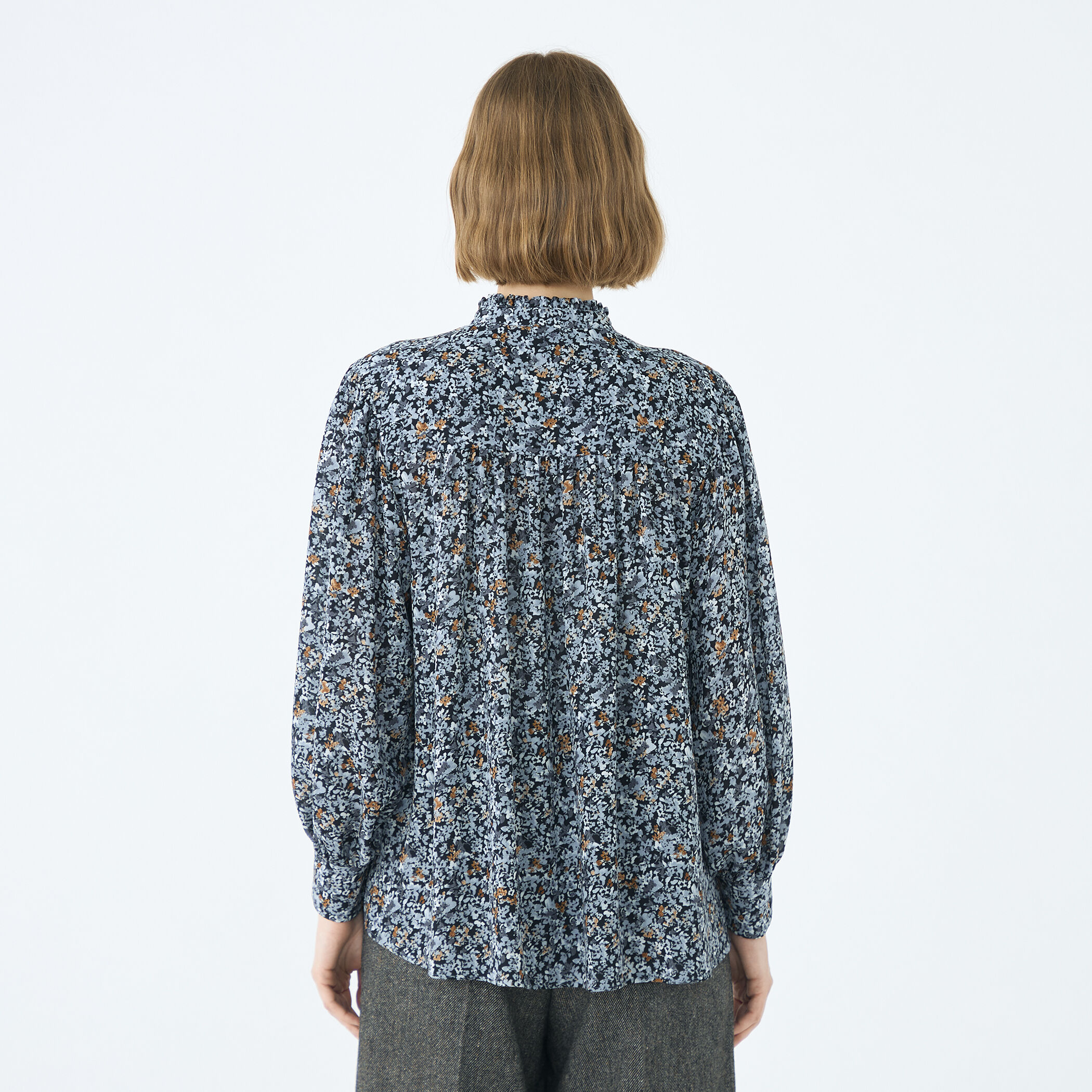 ブローフラワープリント フリルブラウス｜トゥモローランド 公式通販