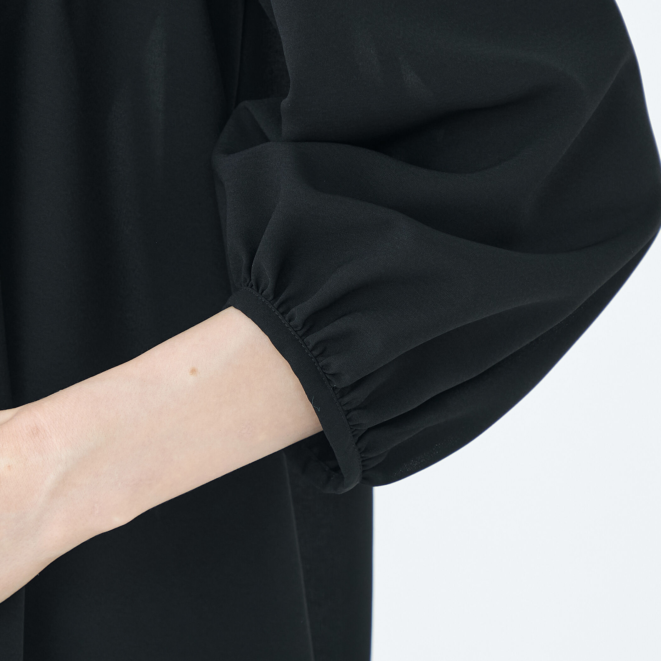 シアートロピカル ボリュームギャザーブラウス｜トゥモローランド 公式通販