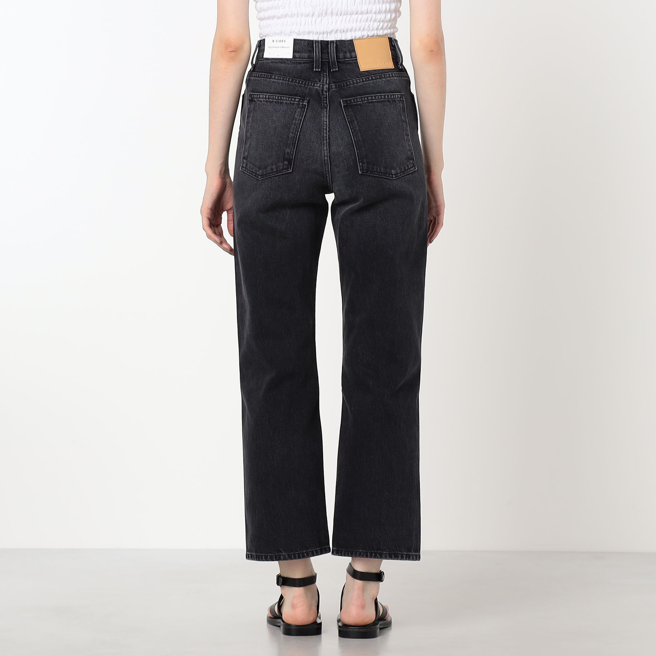 B SIDES PLEIN HIGH STRAIGHT JEANS デニムパンツ｜トゥモローランド
