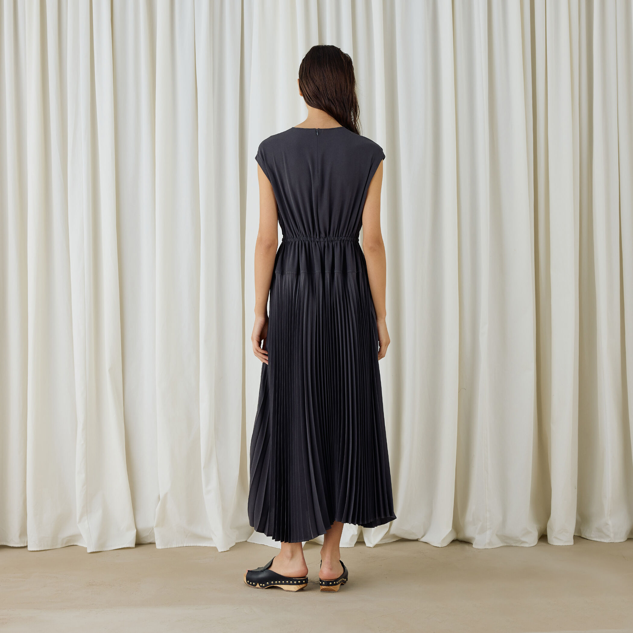 ジャージーライクジョーゼット プリーツコンビドレス