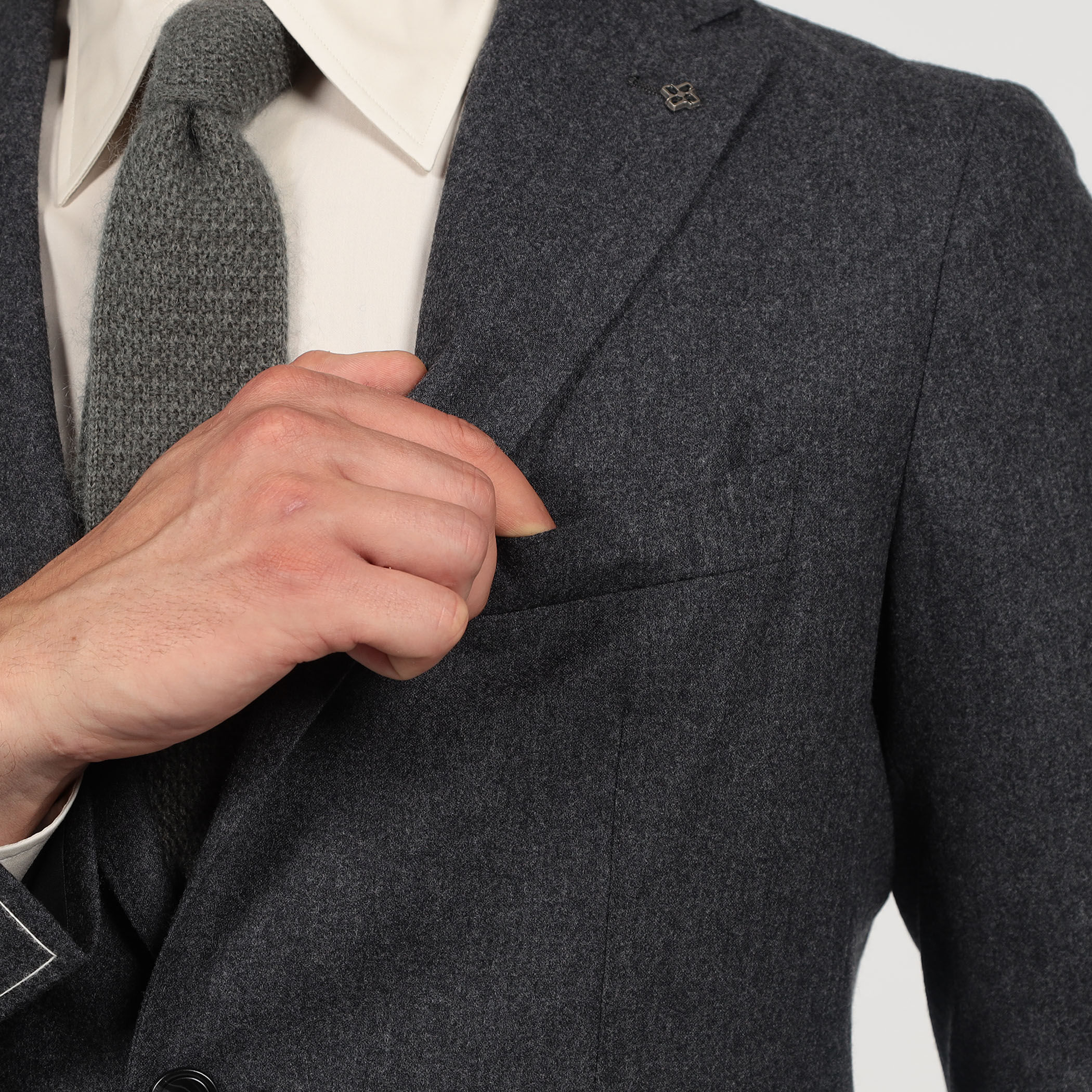 別注】TAGLIATORE ウールサキソニー シングルブレステッド2Bスーツ